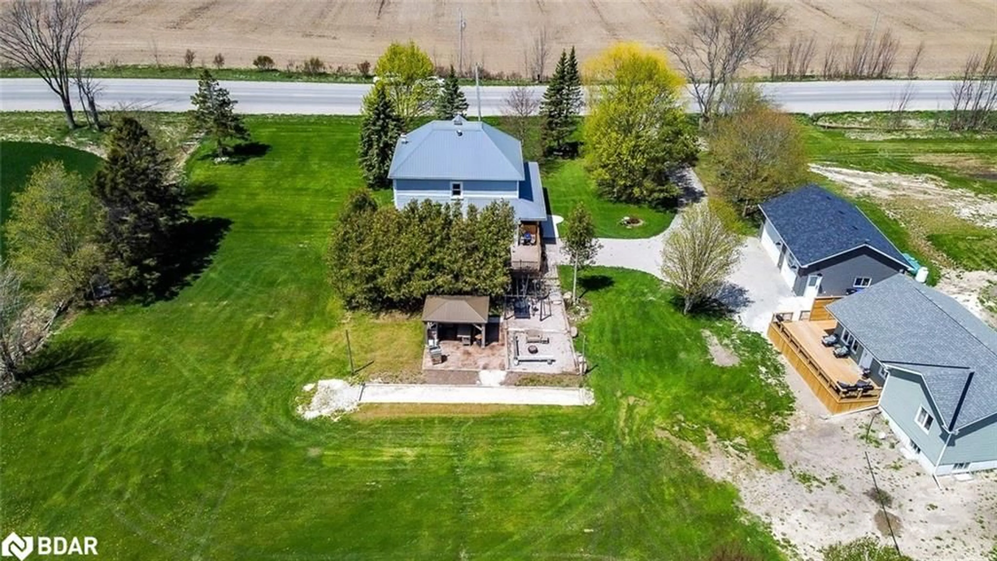 Fenced yard for 2795 County Rd 92 Rd, Springwater Ontario L0L 1P0