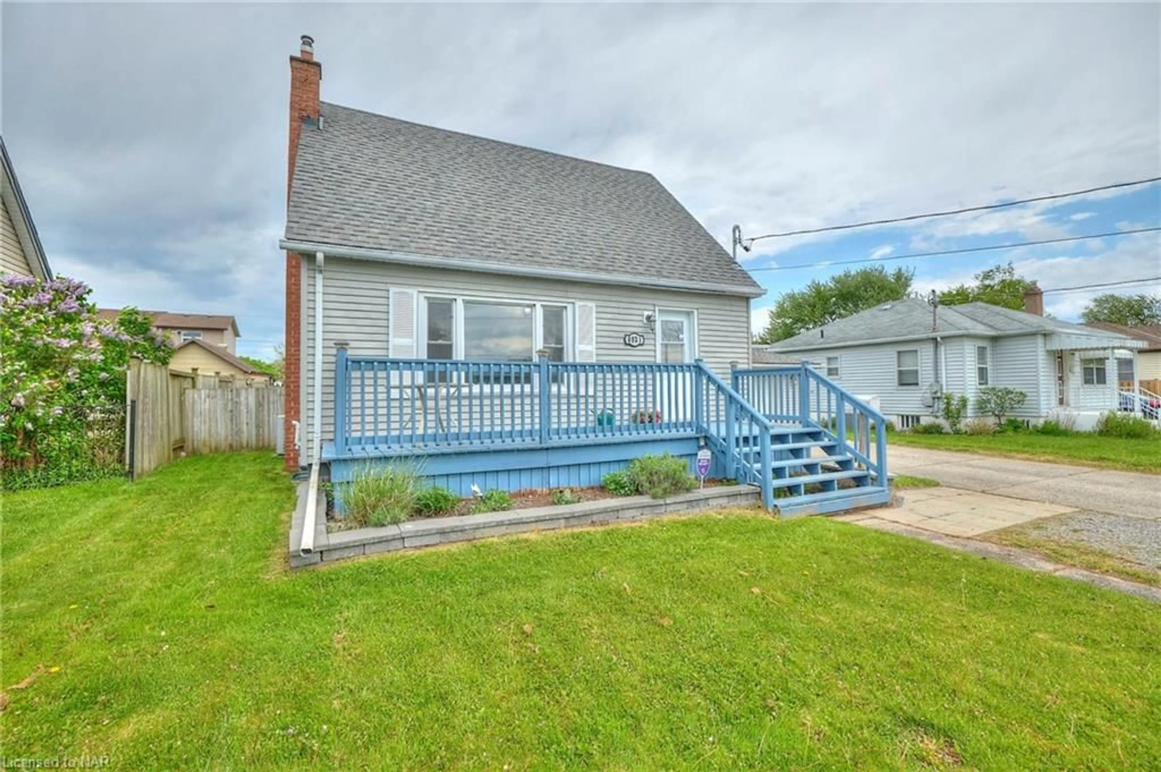 Frontside or backside of a home for 5931 Coholan St, Niagara Falls Ontario L2J 1K5
