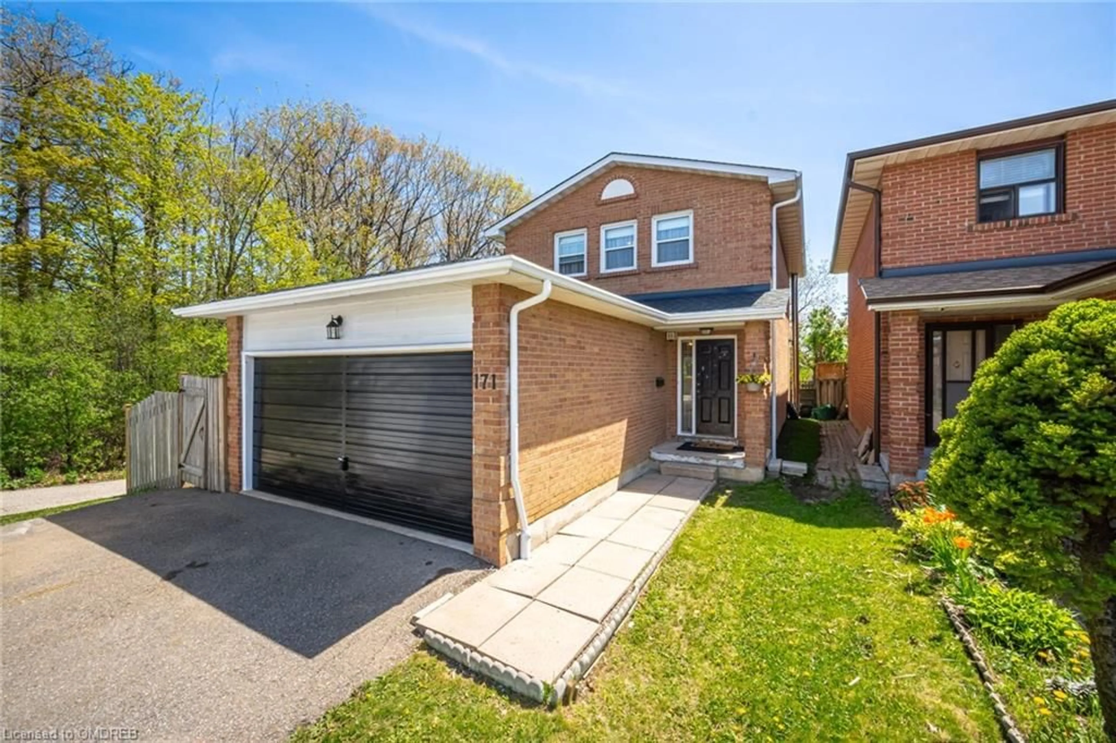 Home with brick exterior material for 171 Simmons Blvd, Brampton Ontario L6V 3Y2