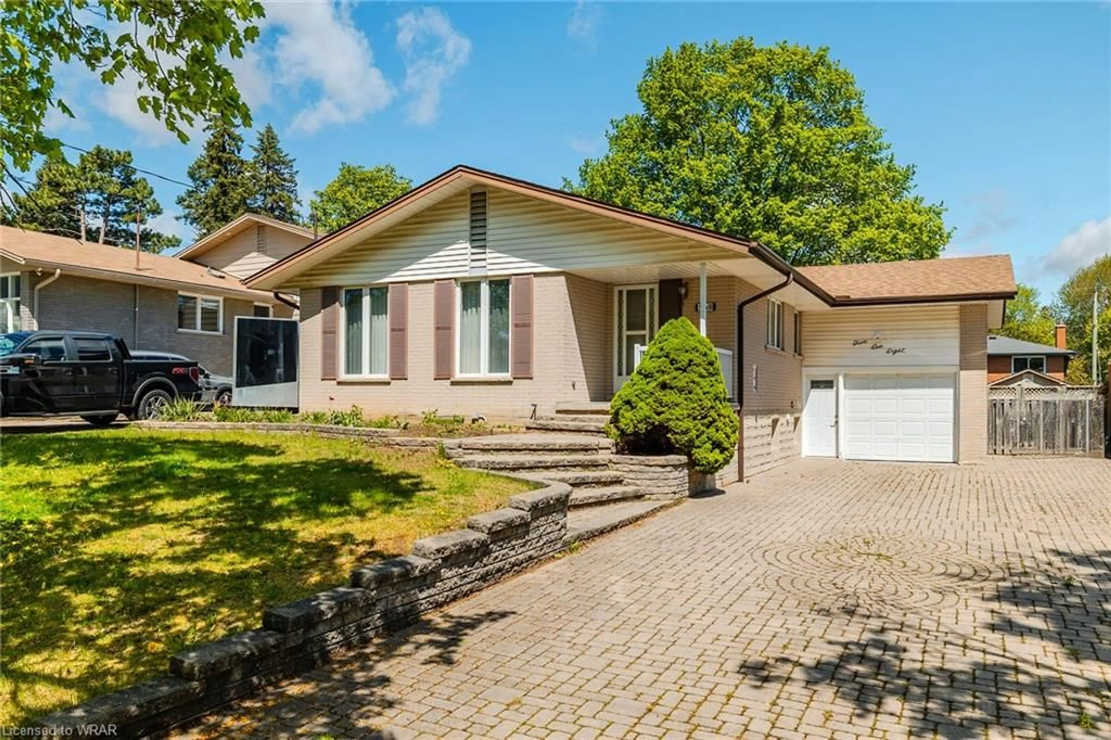 Frontside or backside of a home for 568 Greenbrook Dr, Kitchener Ontario N2M 4K6