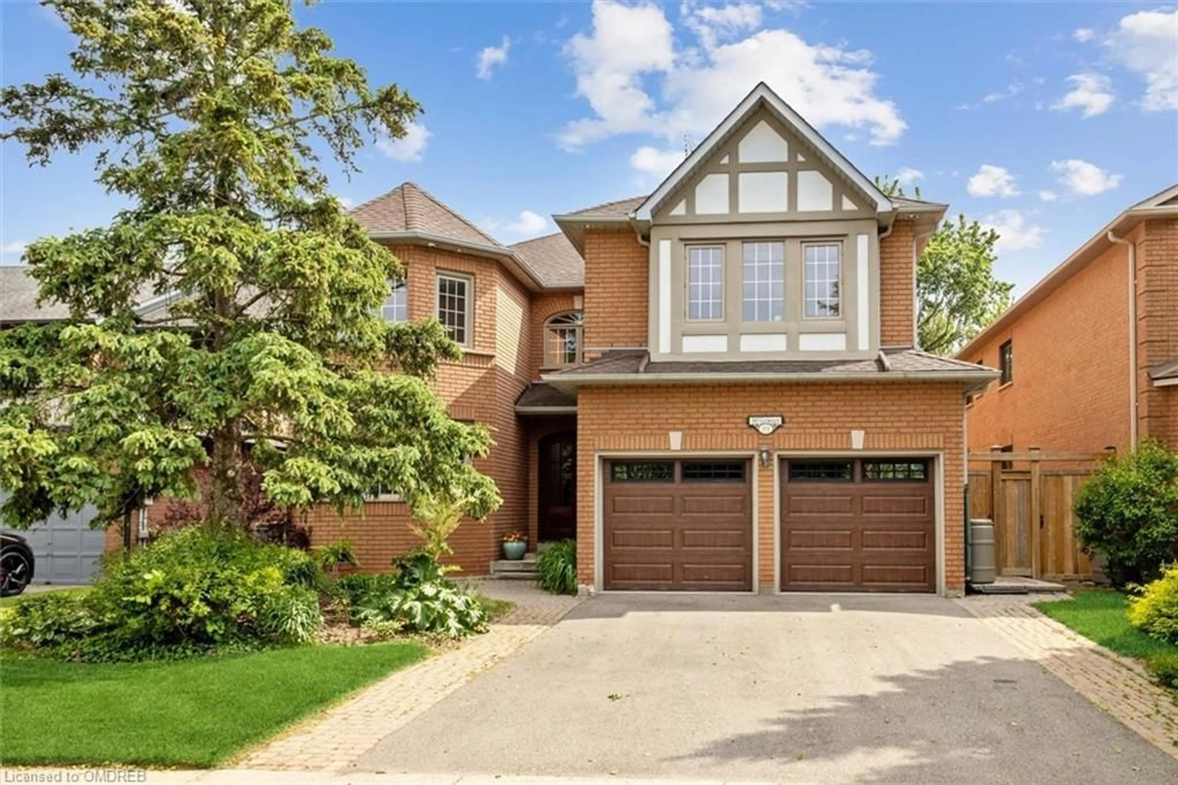 Home with brick exterior material for 391 March Cres, Oakville Ontario L6H 5X7