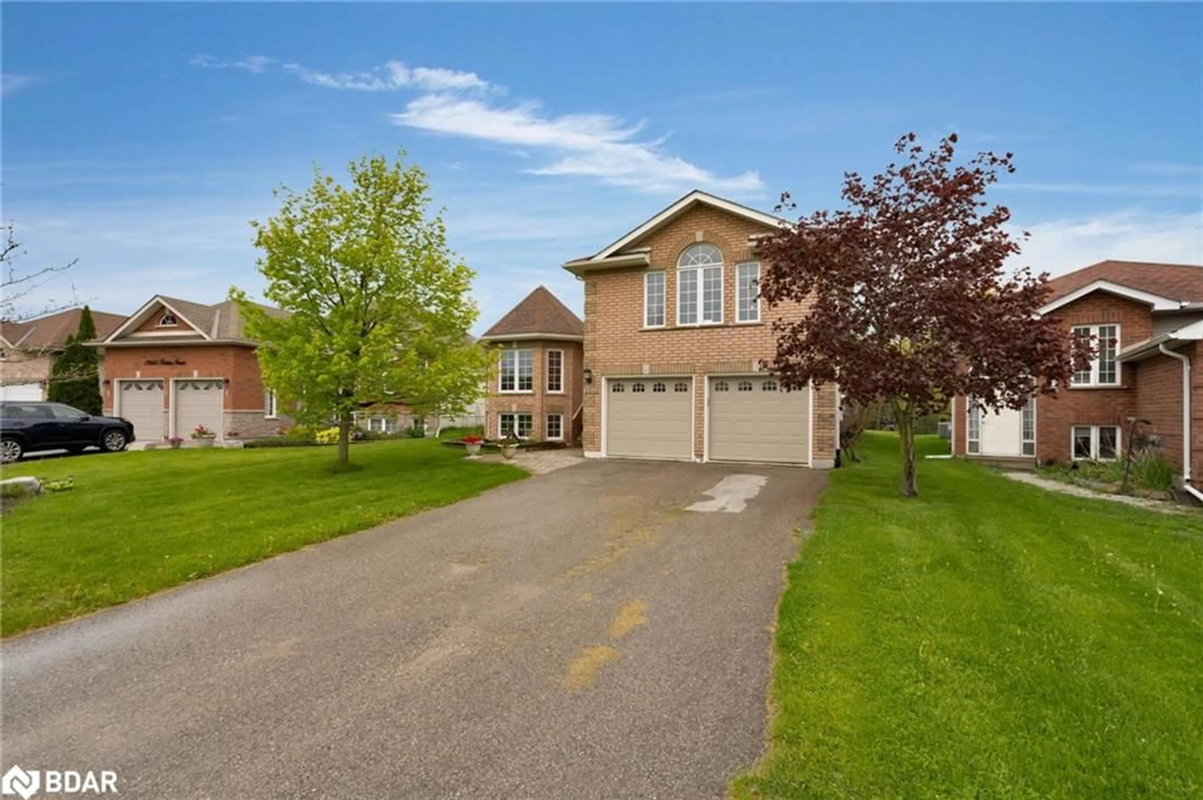 Frontside or backside of a home for 2845 Ireton St, Innisfil Ontario L9S 2J3