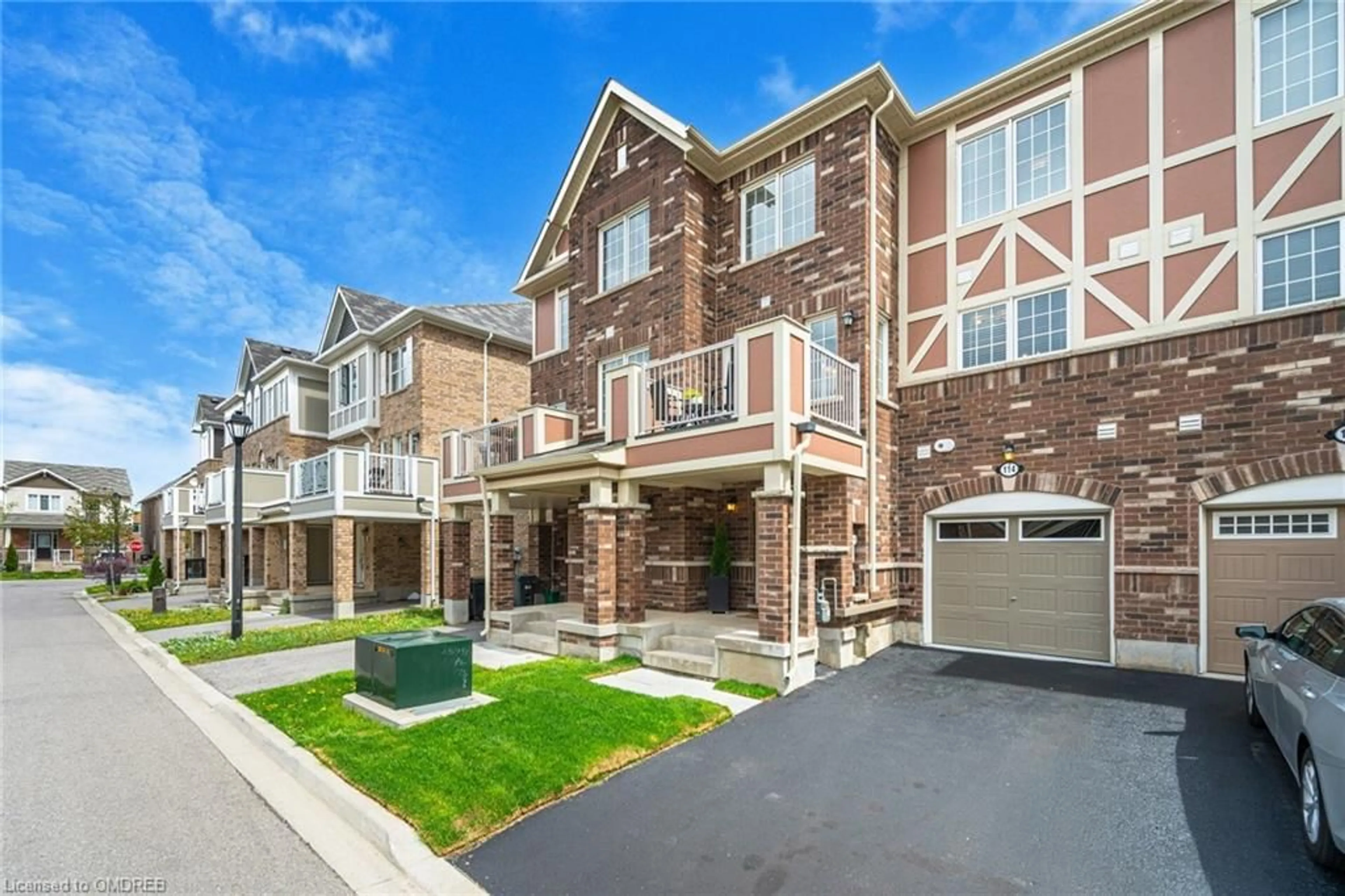A pic from exterior of the house or condo for 114 Gore Crt, Milton Ontario L9T 7K6