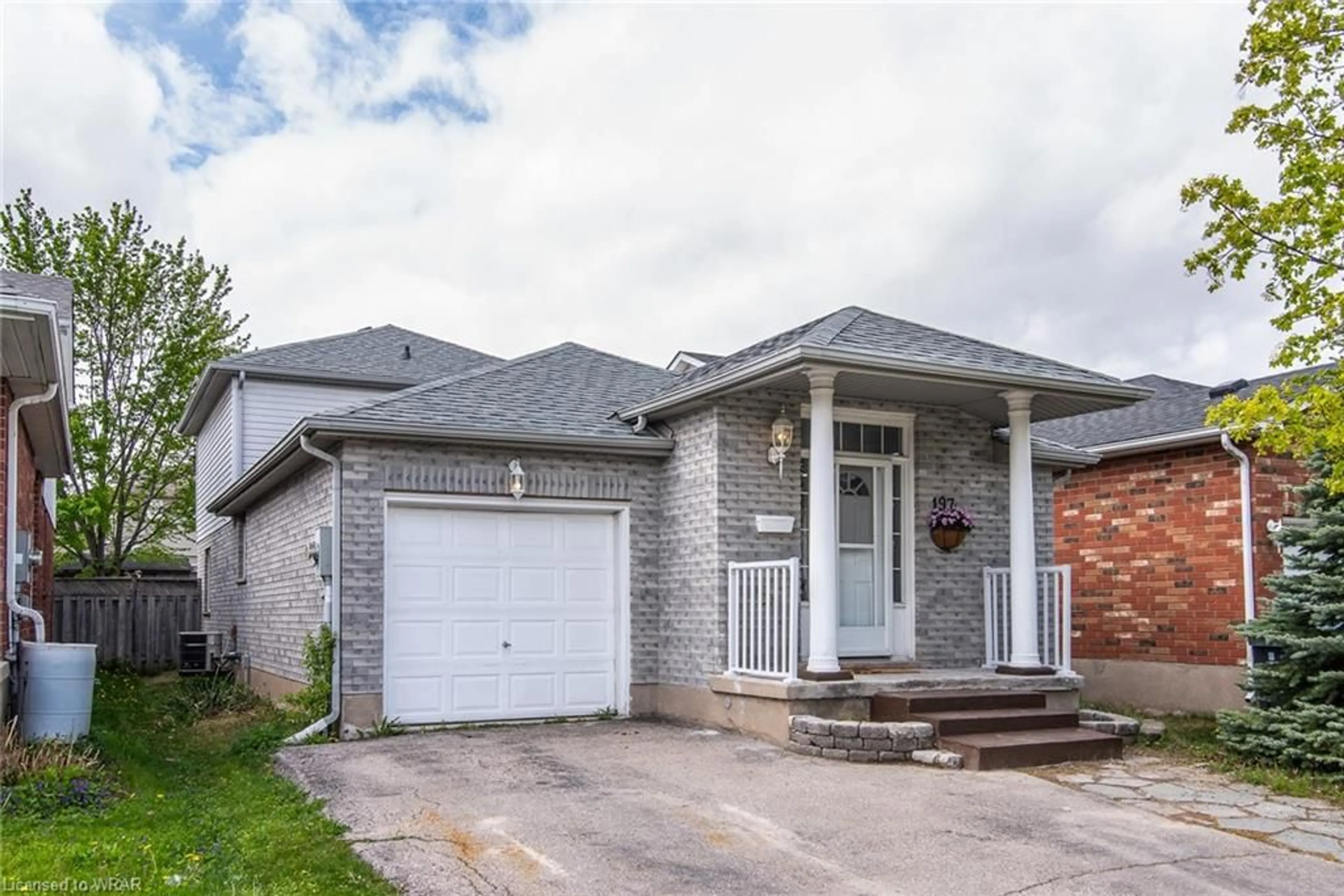 Frontside or backside of a home for 197 Deerpath Dr, Guelph Ontario N1K 1W6