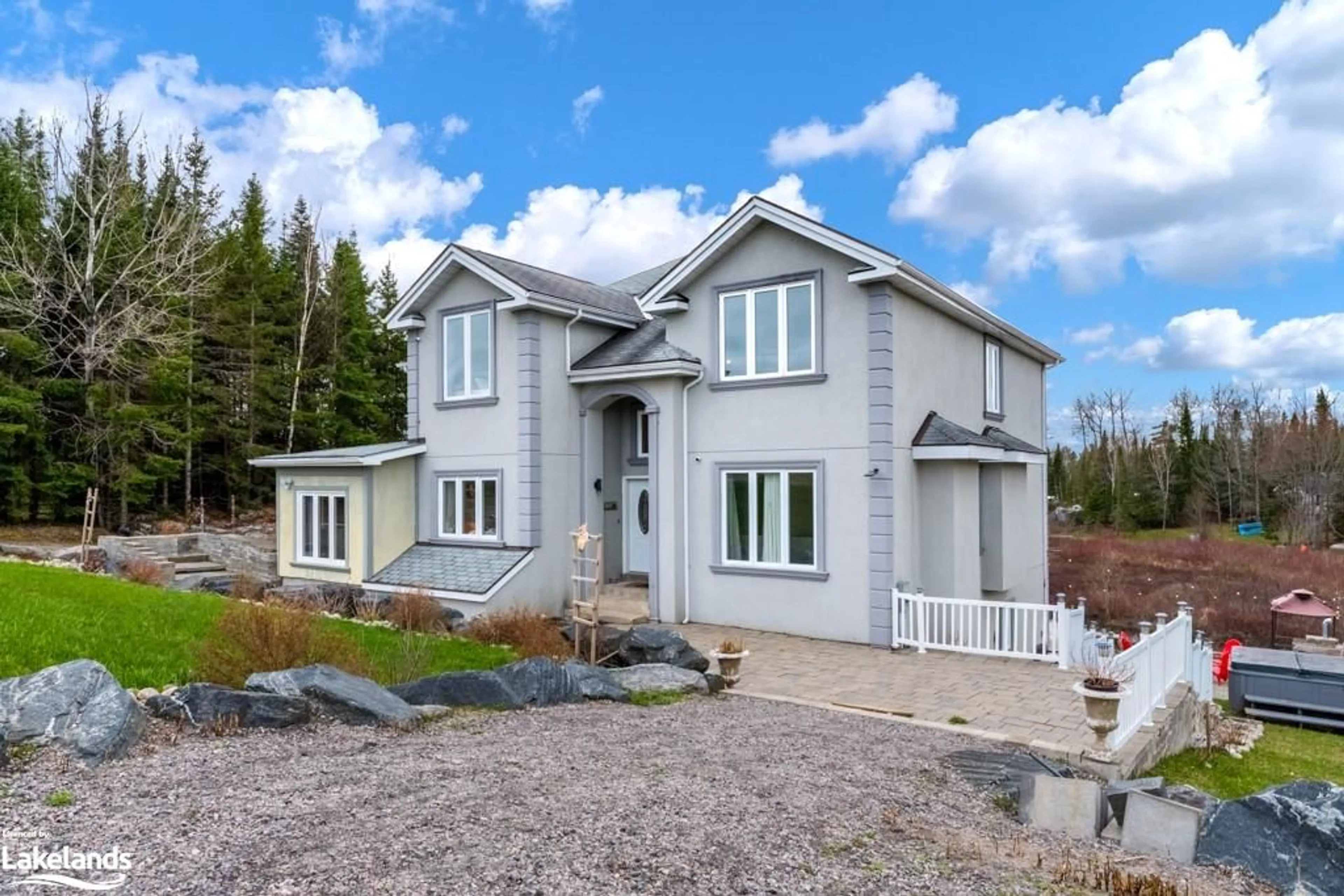 Frontside or backside of a home for 5 Hunter Glen&, Whitestone Ontario P0A 1G0