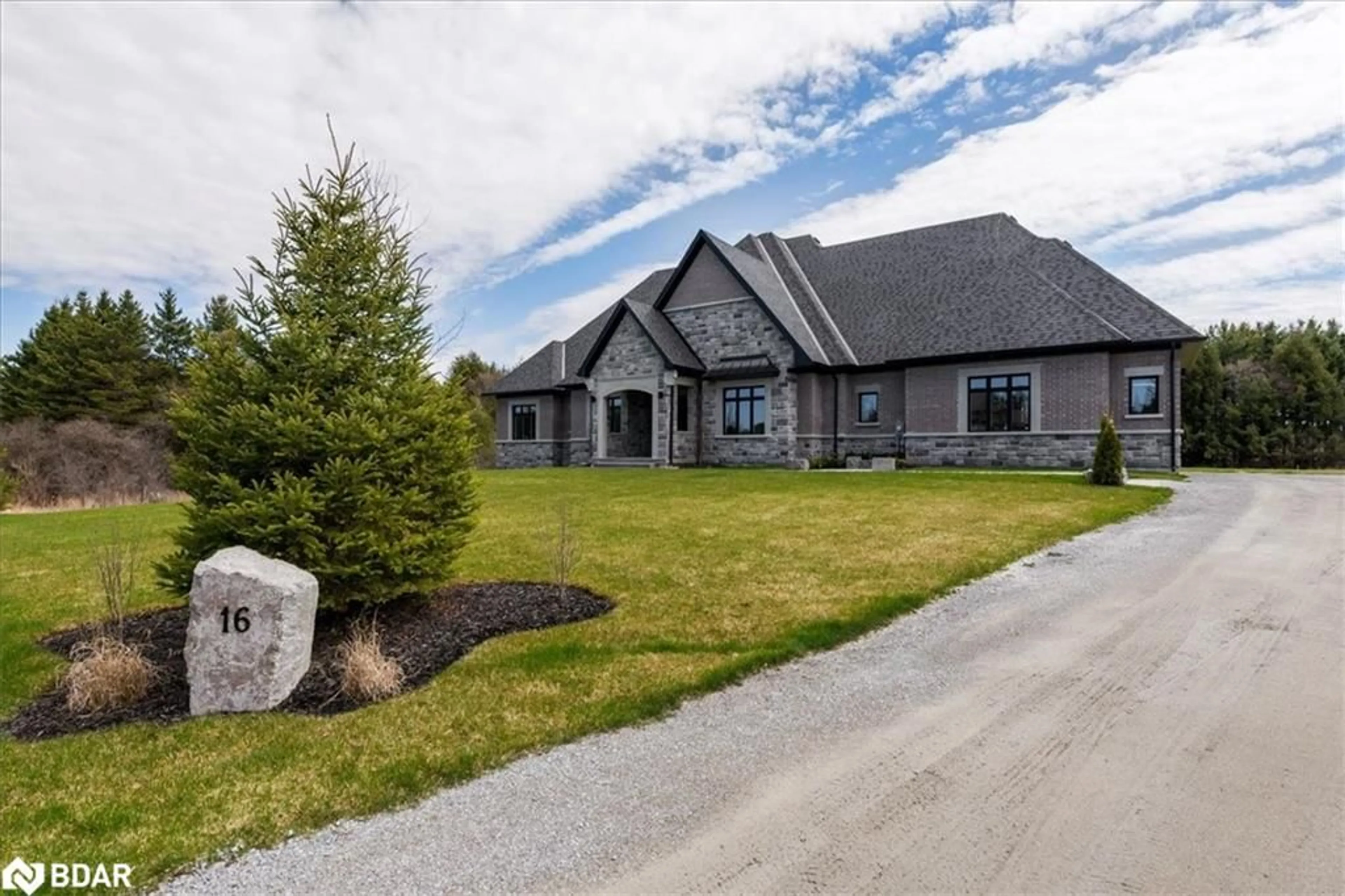 Frontside or backside of a home for 16 Newton Reed Cres, Uxbridge Ontario L0C 1A0