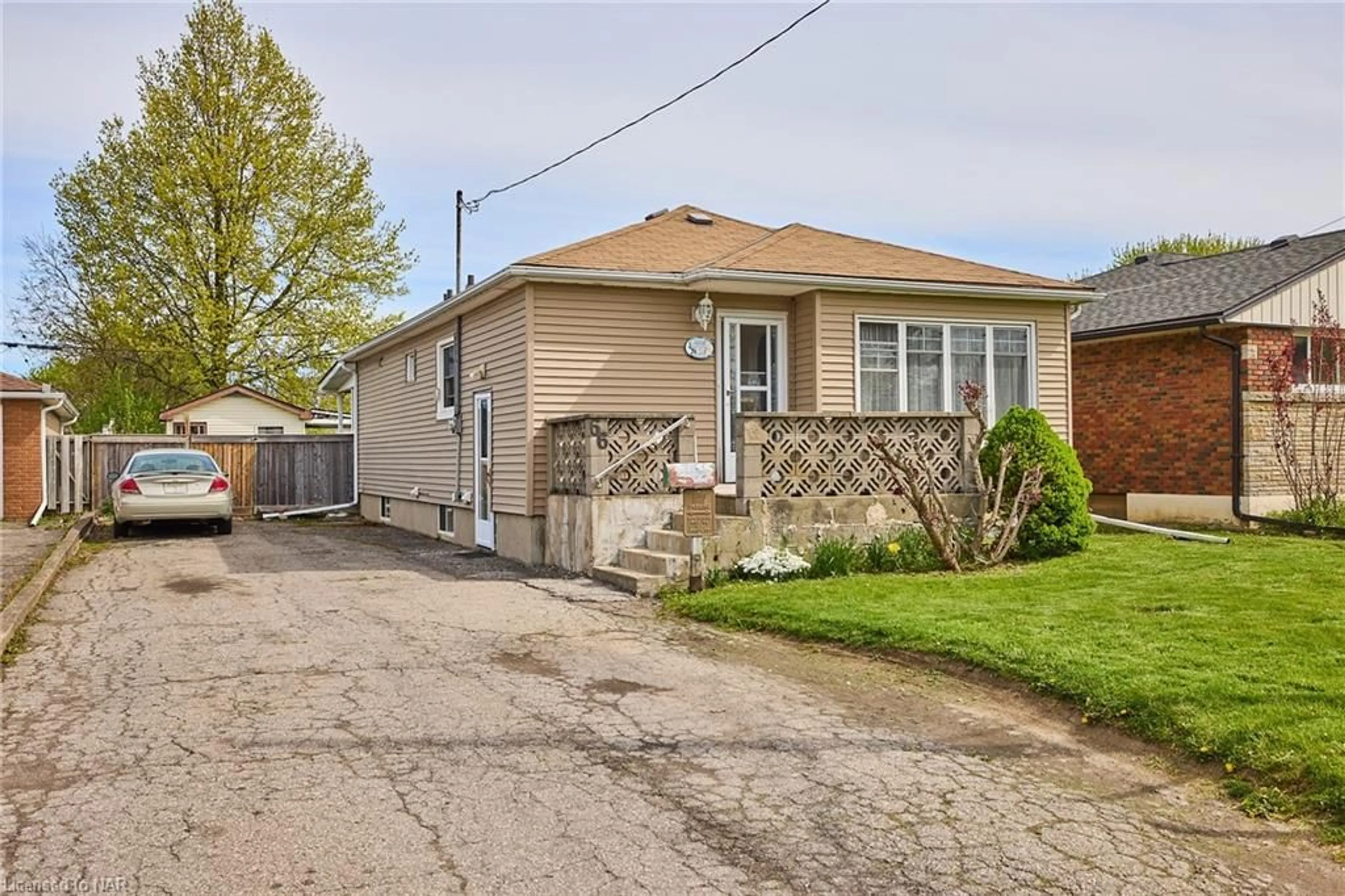 Frontside or backside of a home for 66 Rose Ave, Thorold Ontario L2V 3C8