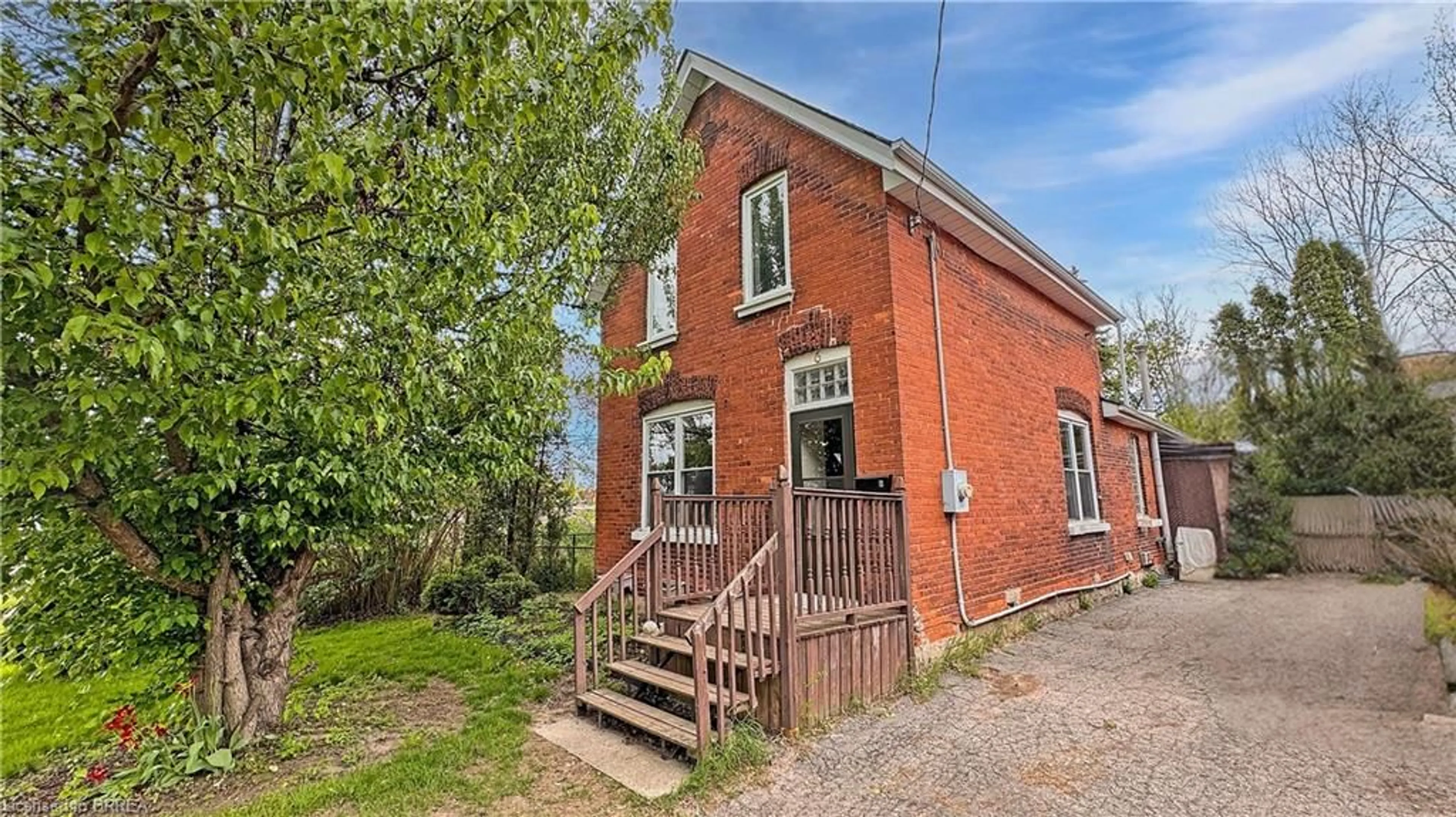 Cottage for 6 Canning St, Brantford Ontario N3T 1P1