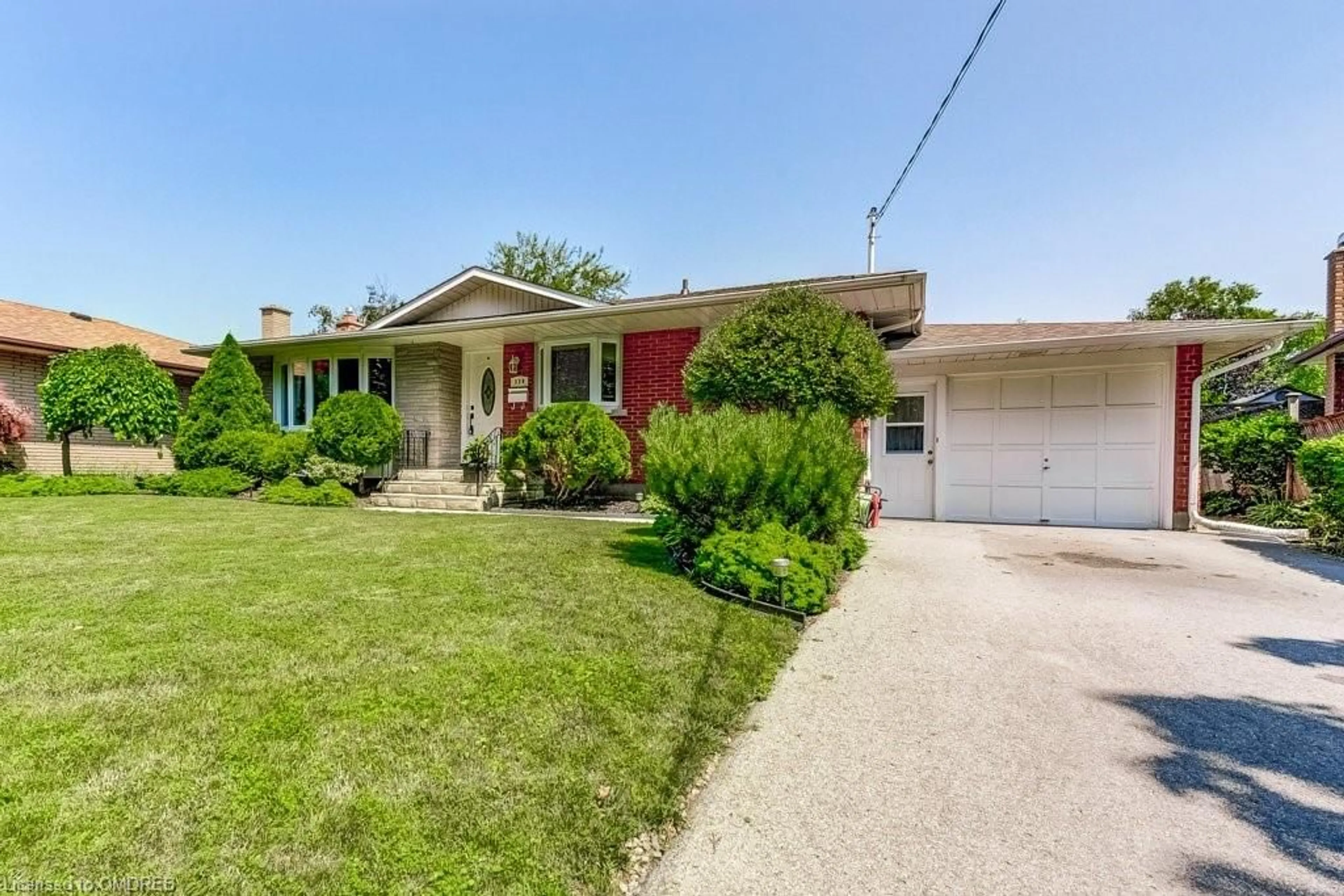 Frontside or backside of a home for 124 Windward St, St. Catharines Ontario L2M 4C6