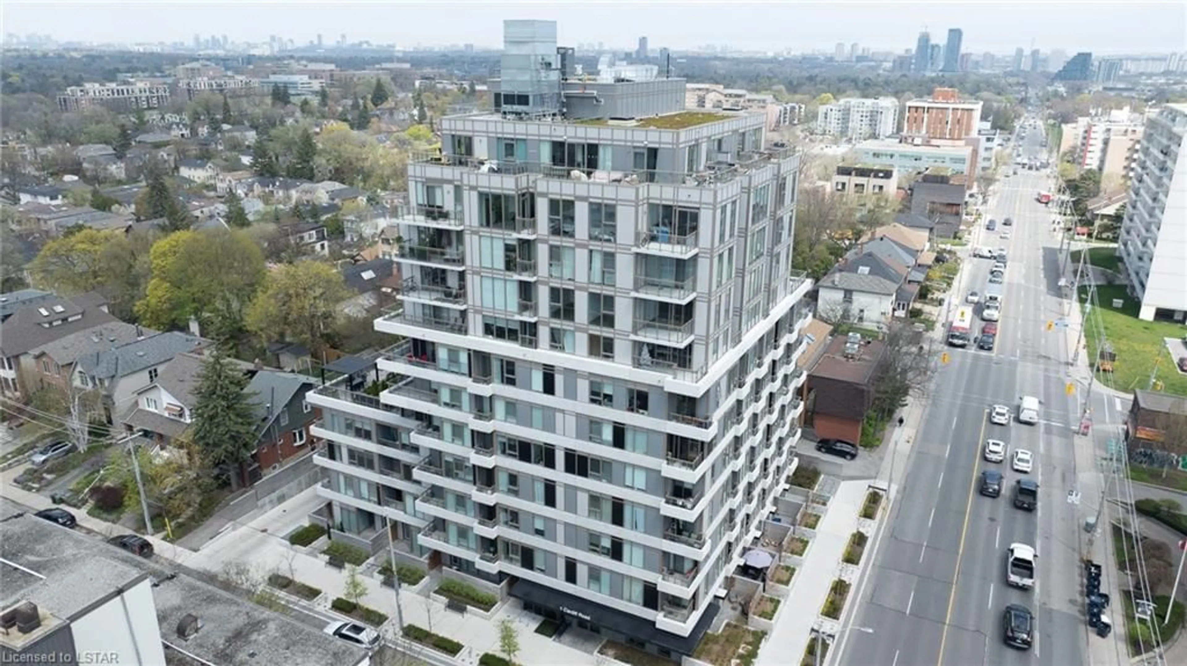 A pic from exterior of the house or condo for 498 Eglinton Ave E Ave #B, Toronto Ontario M4P 1N3
