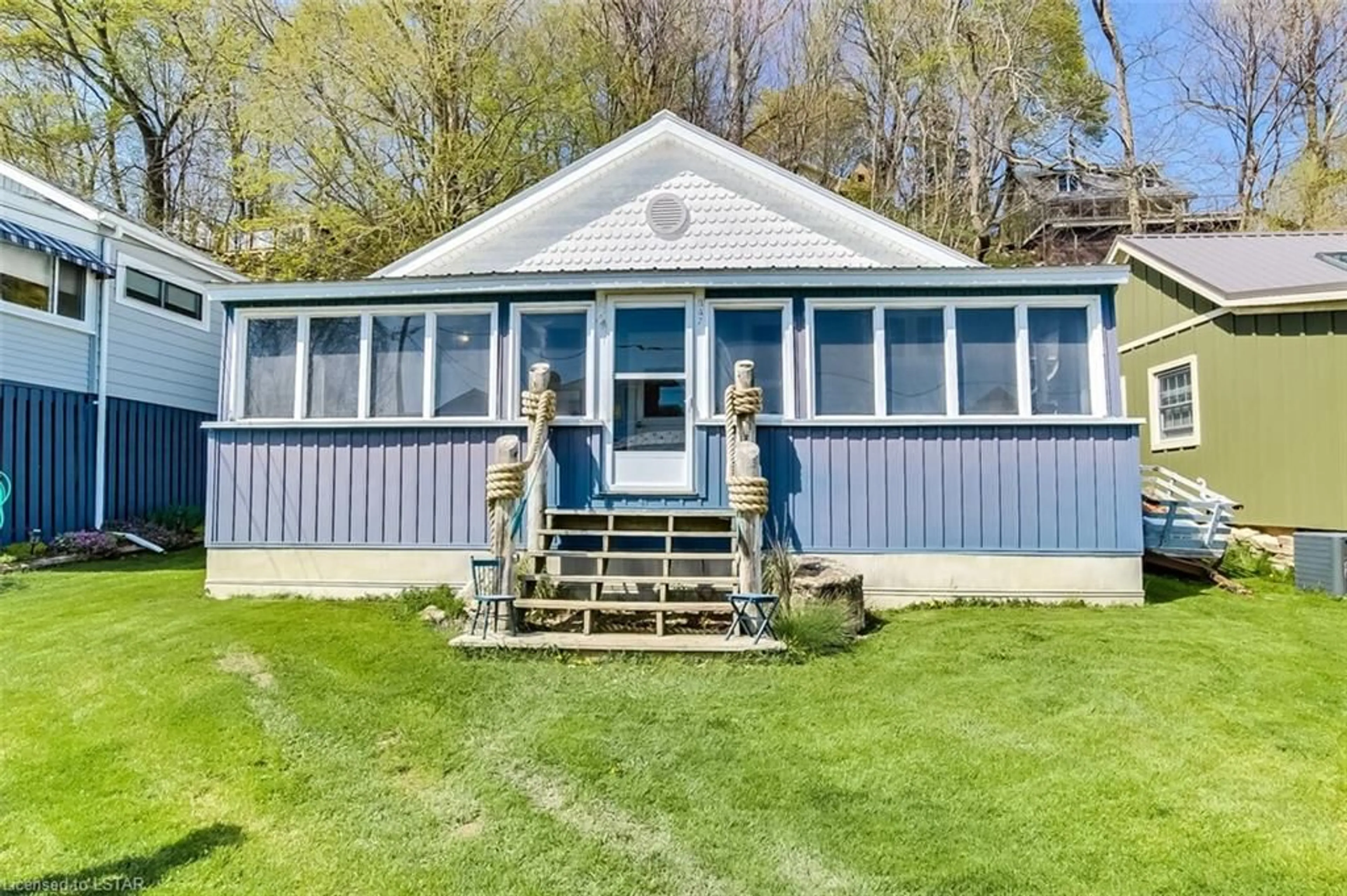 Cottage for 347 First St, Port Stanley Ontario N5L 1E3