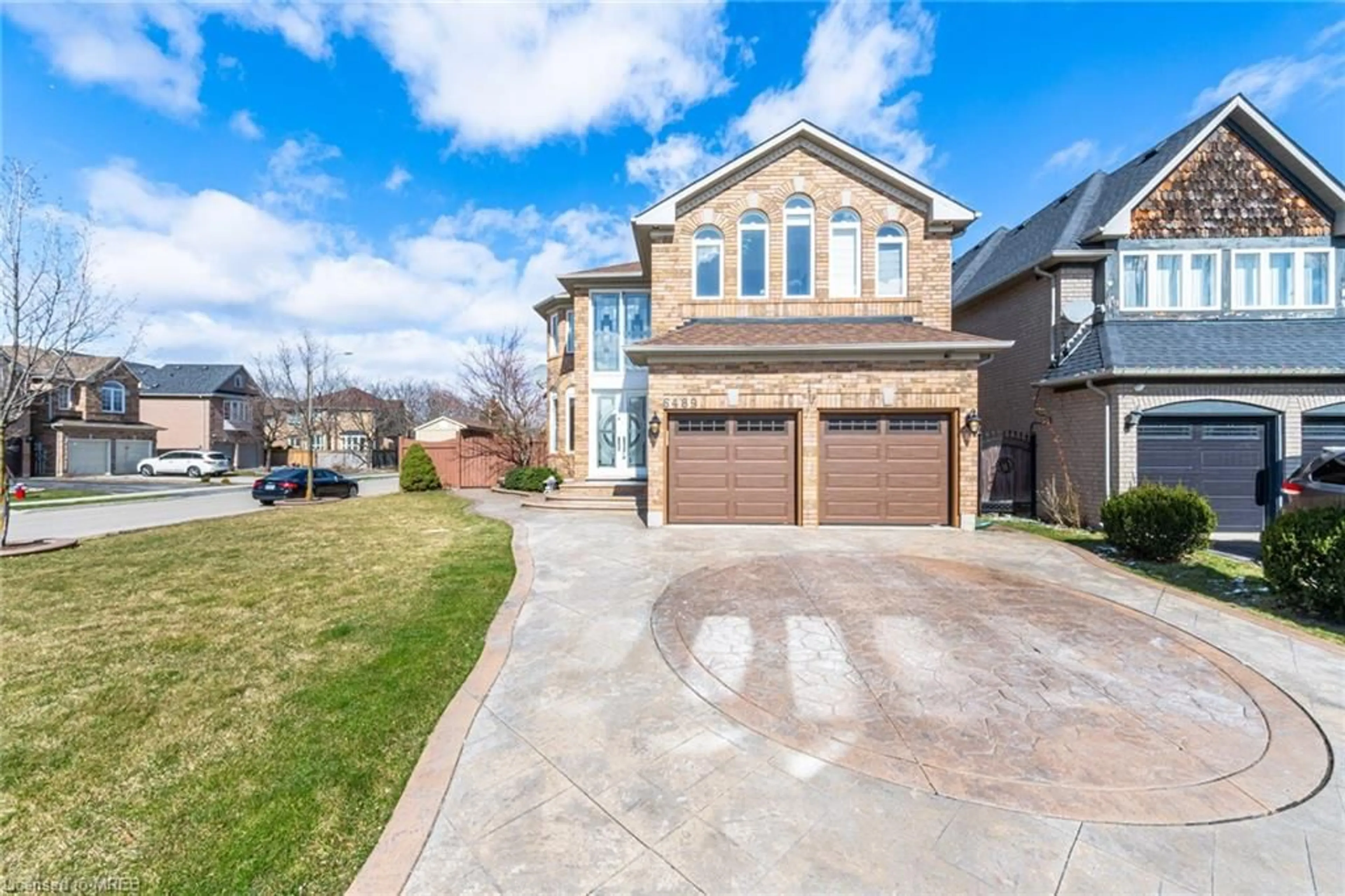Frontside or backside of a home for 6489 Hampden Woods Rd, Mississauga Ontario L5N 7W1