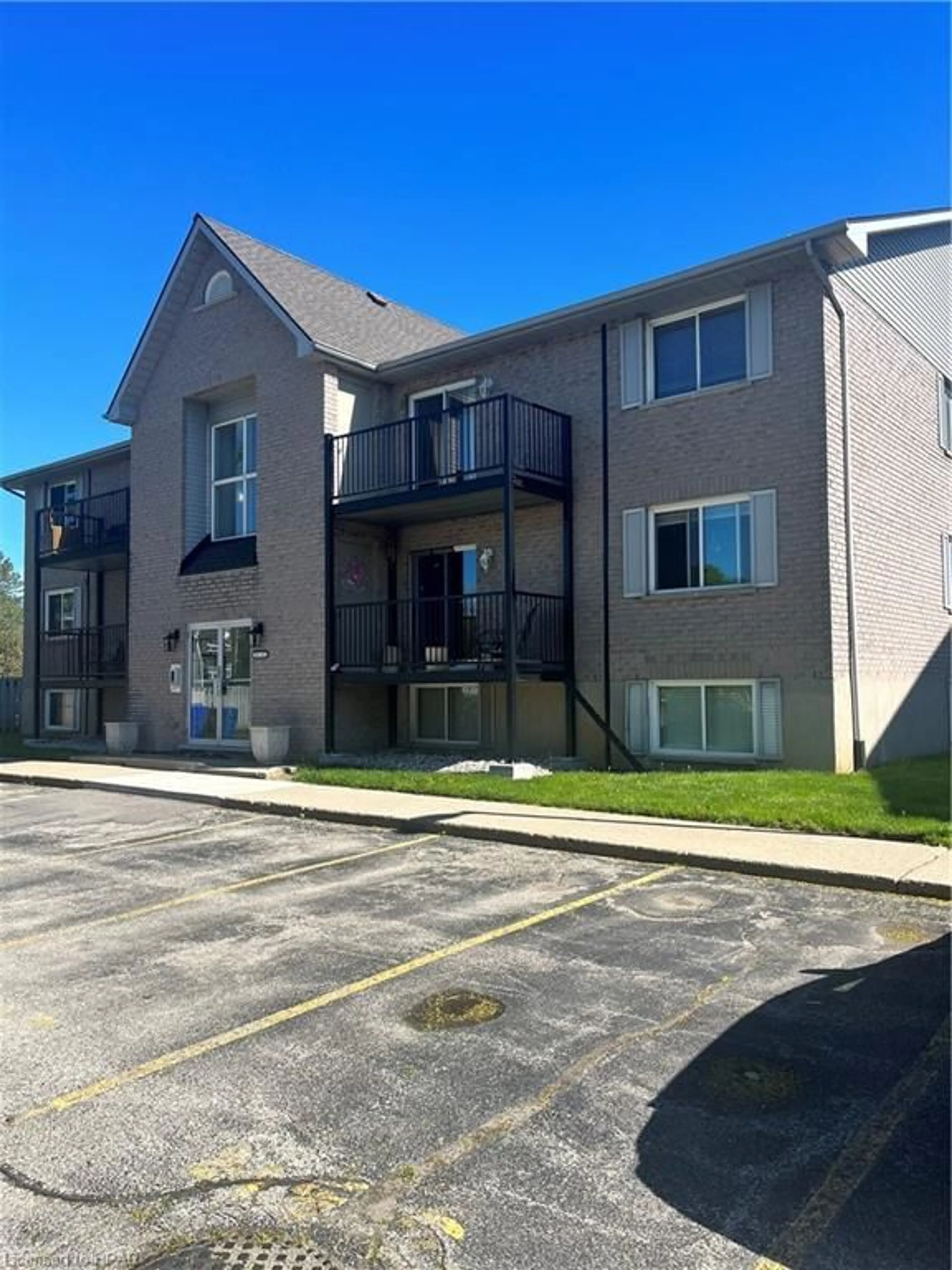 A pic from exterior of the house or condo for 50 Campbell Court Crt #201, Stratford Ontario N5A 7T6