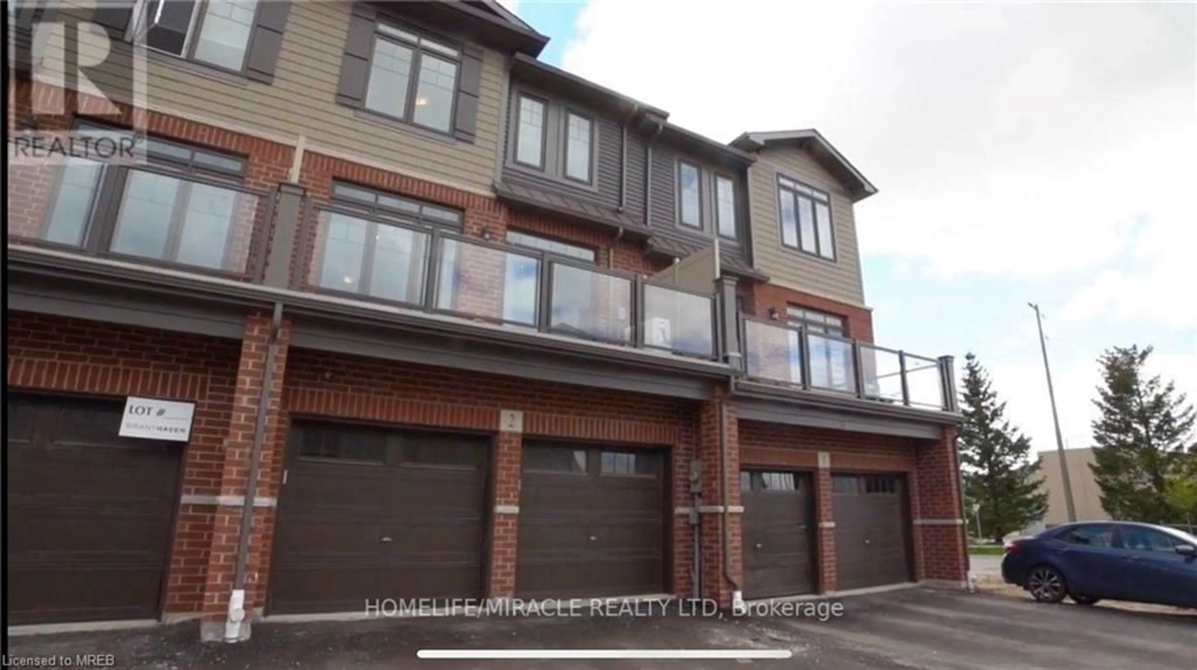 A pic from exterior of the house or condo for 100 Hollywood Court Crt, Cambridge Ontario N1T 2H7