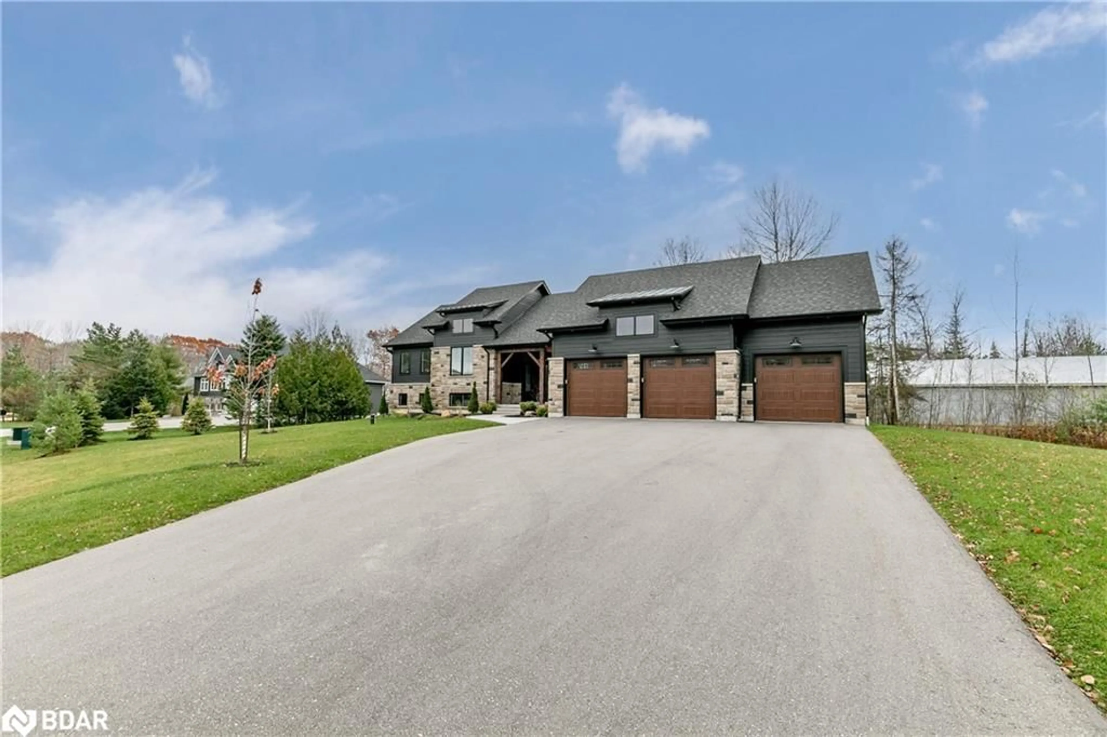 Frontside or backside of a home for 2085 Birkshire Woods Lane, Severn Ontario L3V 0E8