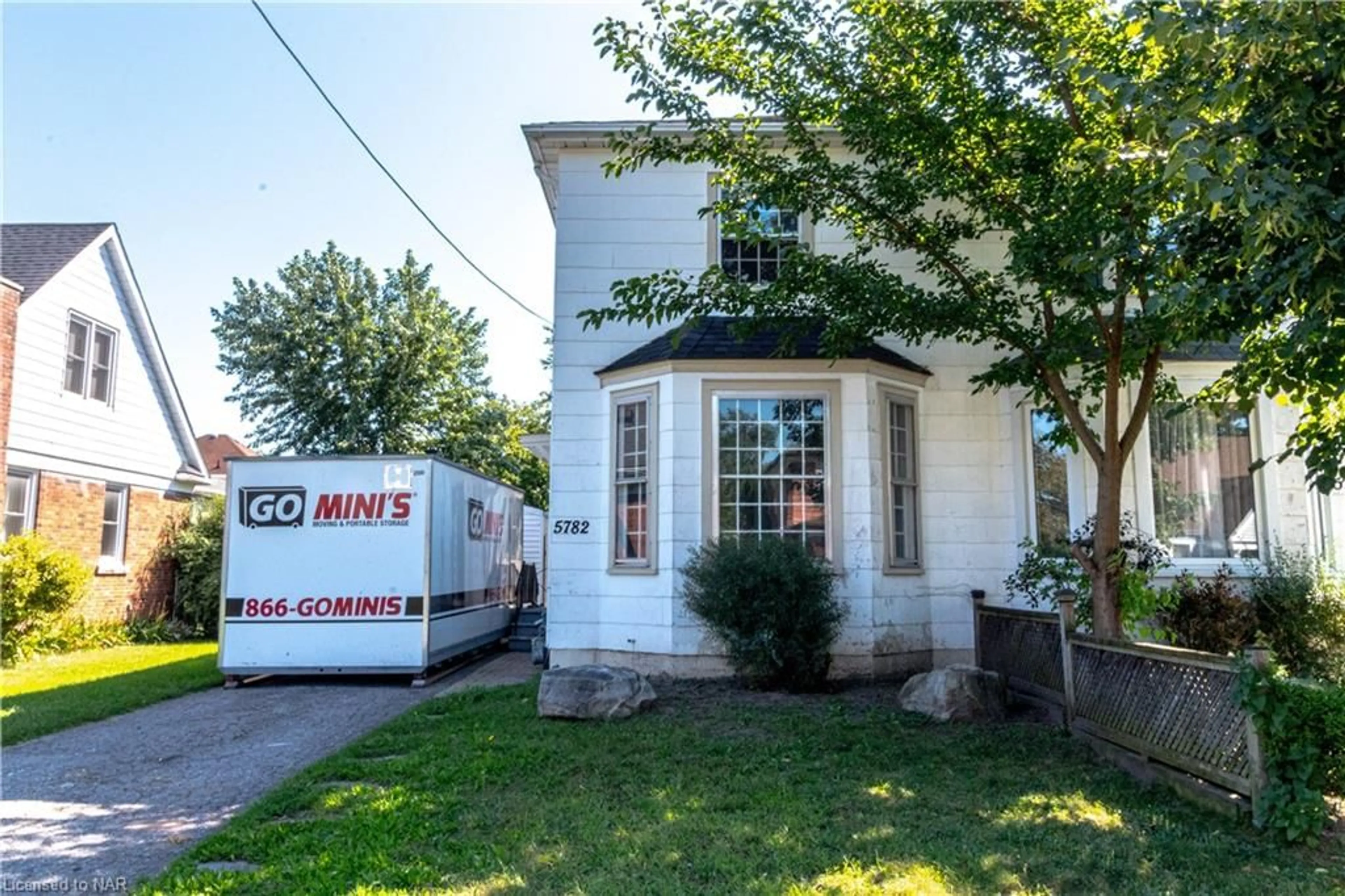 Frontside or backside of a home for 5782 Byng Ave, Niagara Falls Ontario L2G 5E2