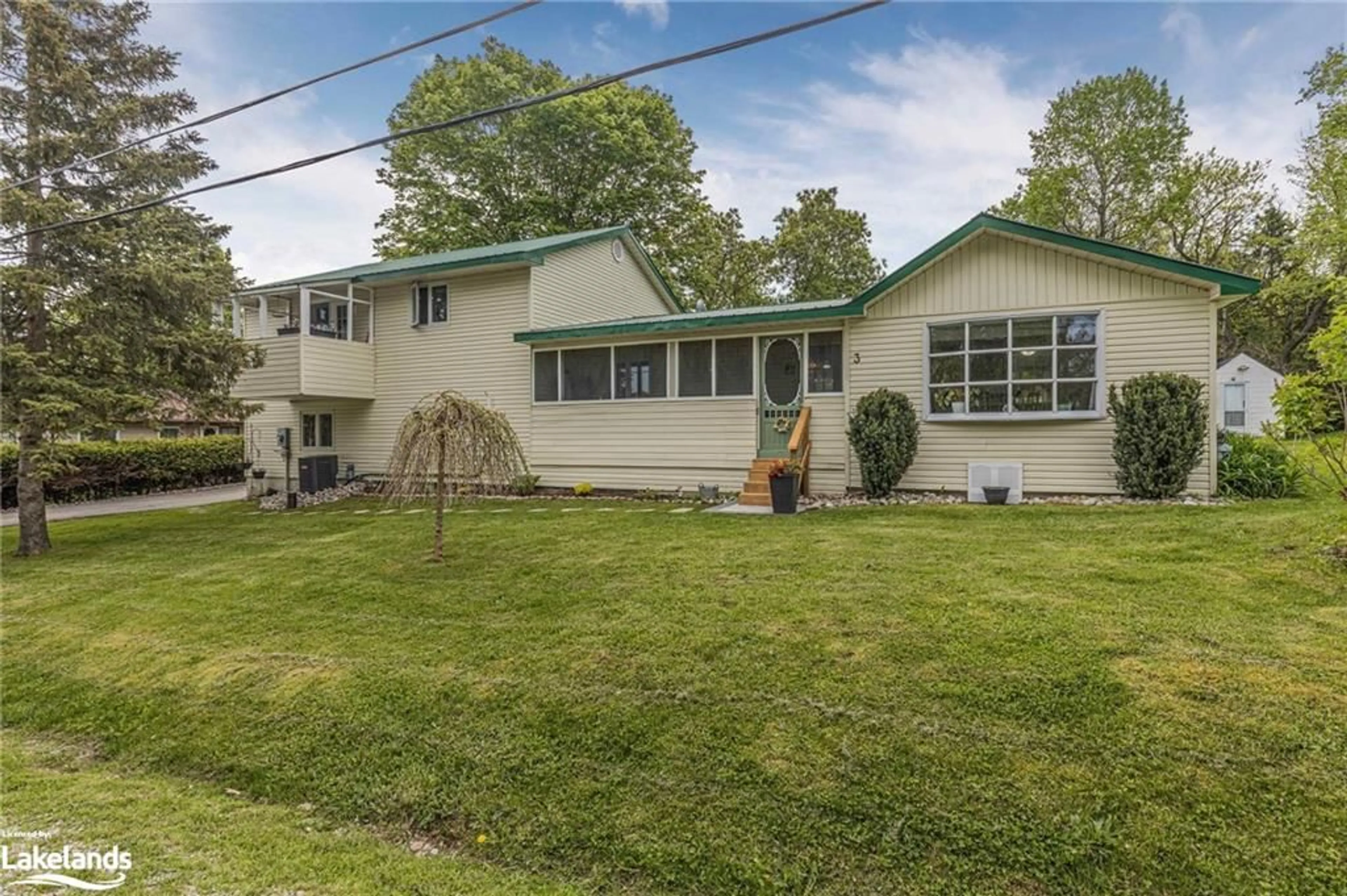 Frontside or backside of a home for 3 Earldom Blvd, Port McNicoll Ontario L0K 1R0