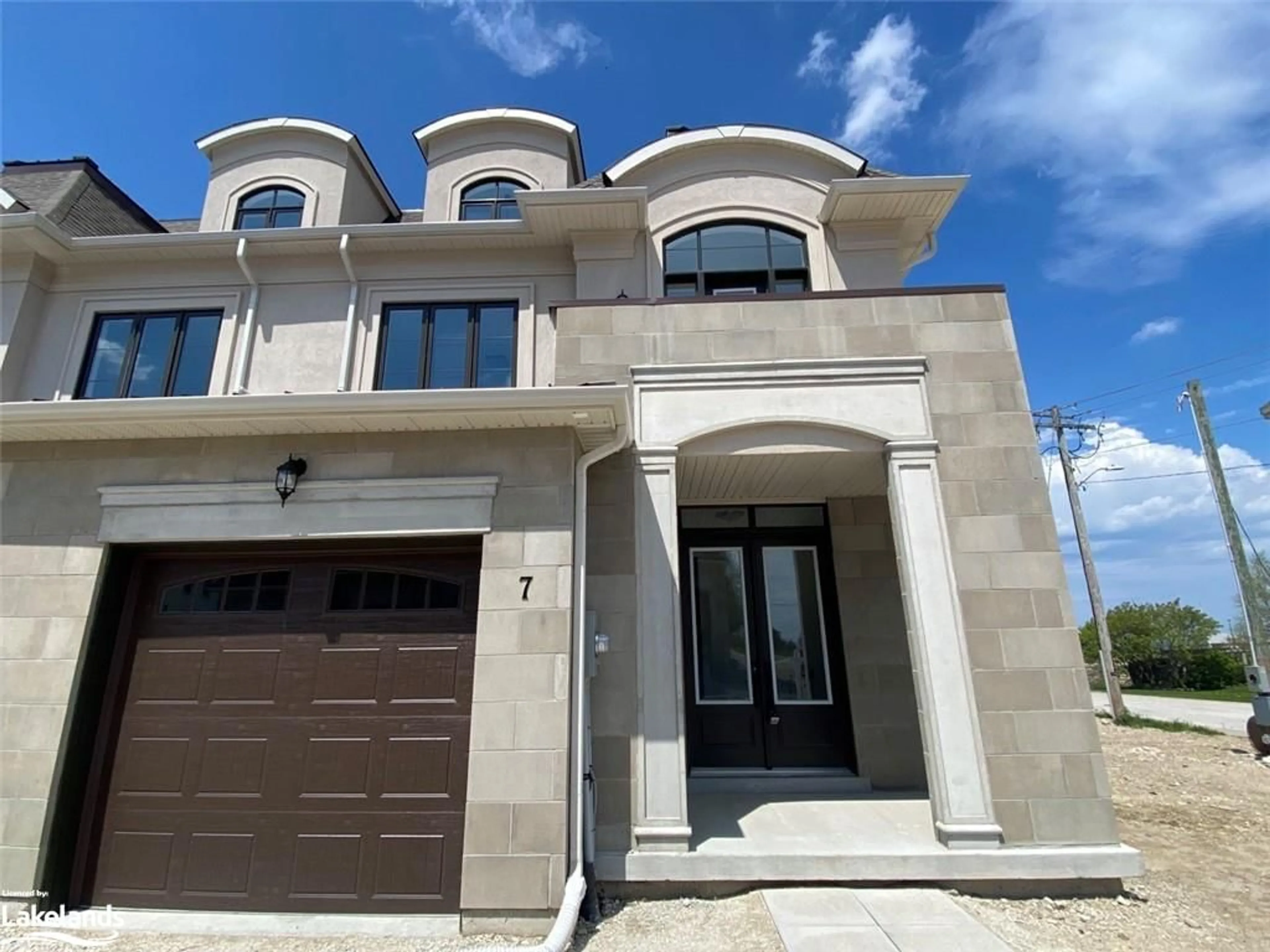 Home with brick exterior material for 11 Bay St #7, Thornbury Ontario N0H 2P0