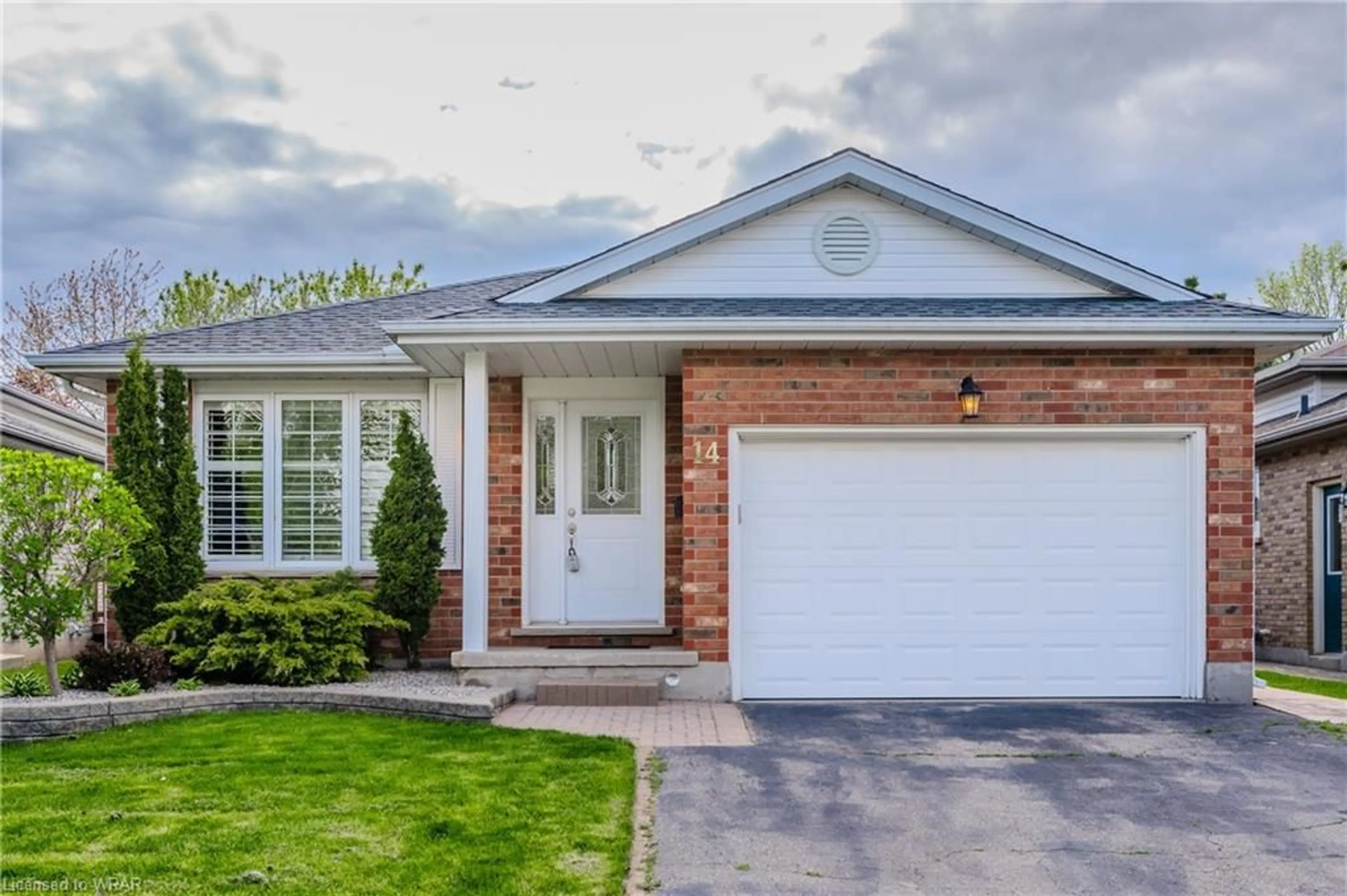 Home with brick exterior material for 14 Tara Cres, Kitchener Ontario N2E 3K9