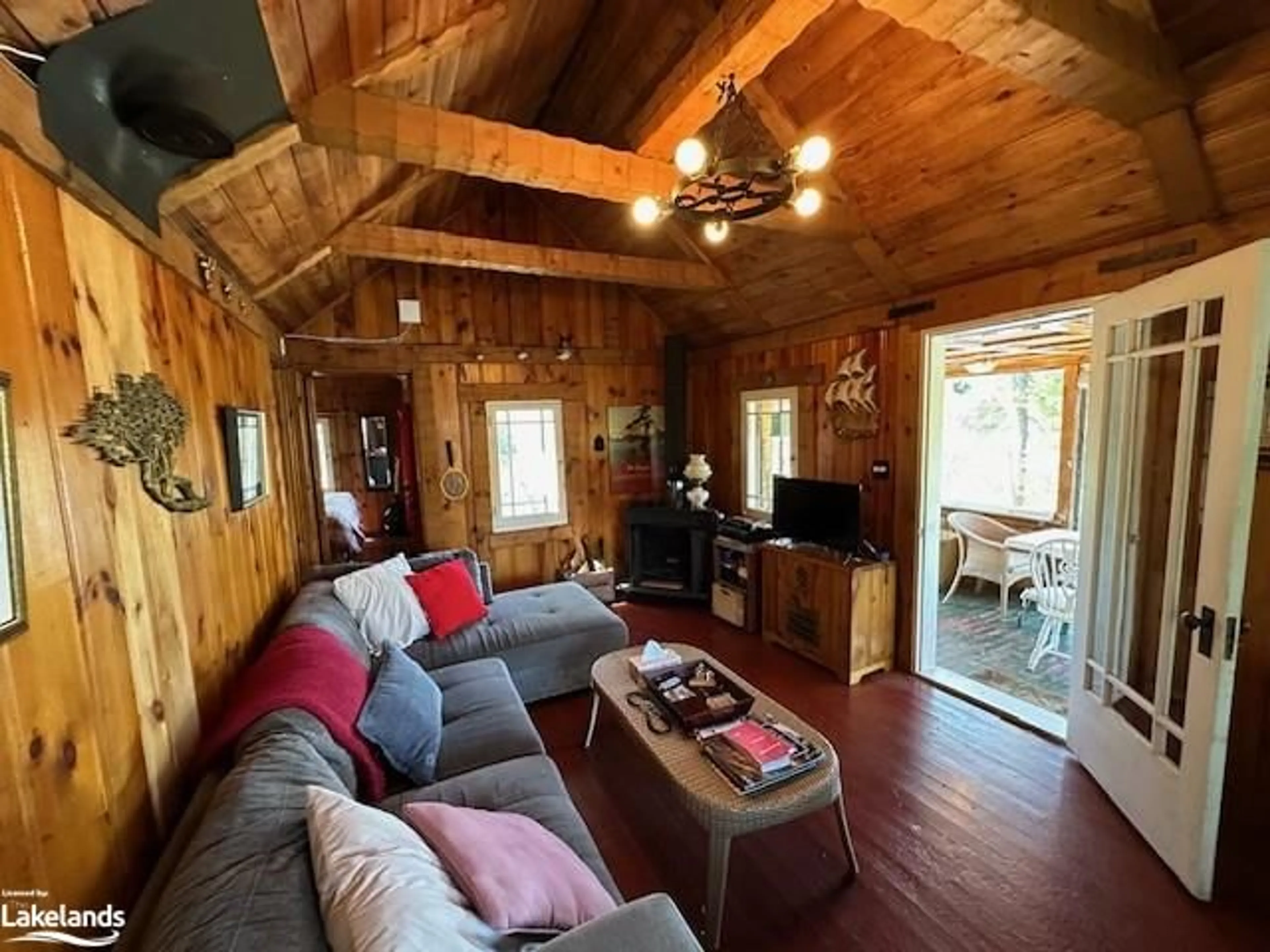 Living room for 1 Island, Gravenhurst Ontario P1P 1R1