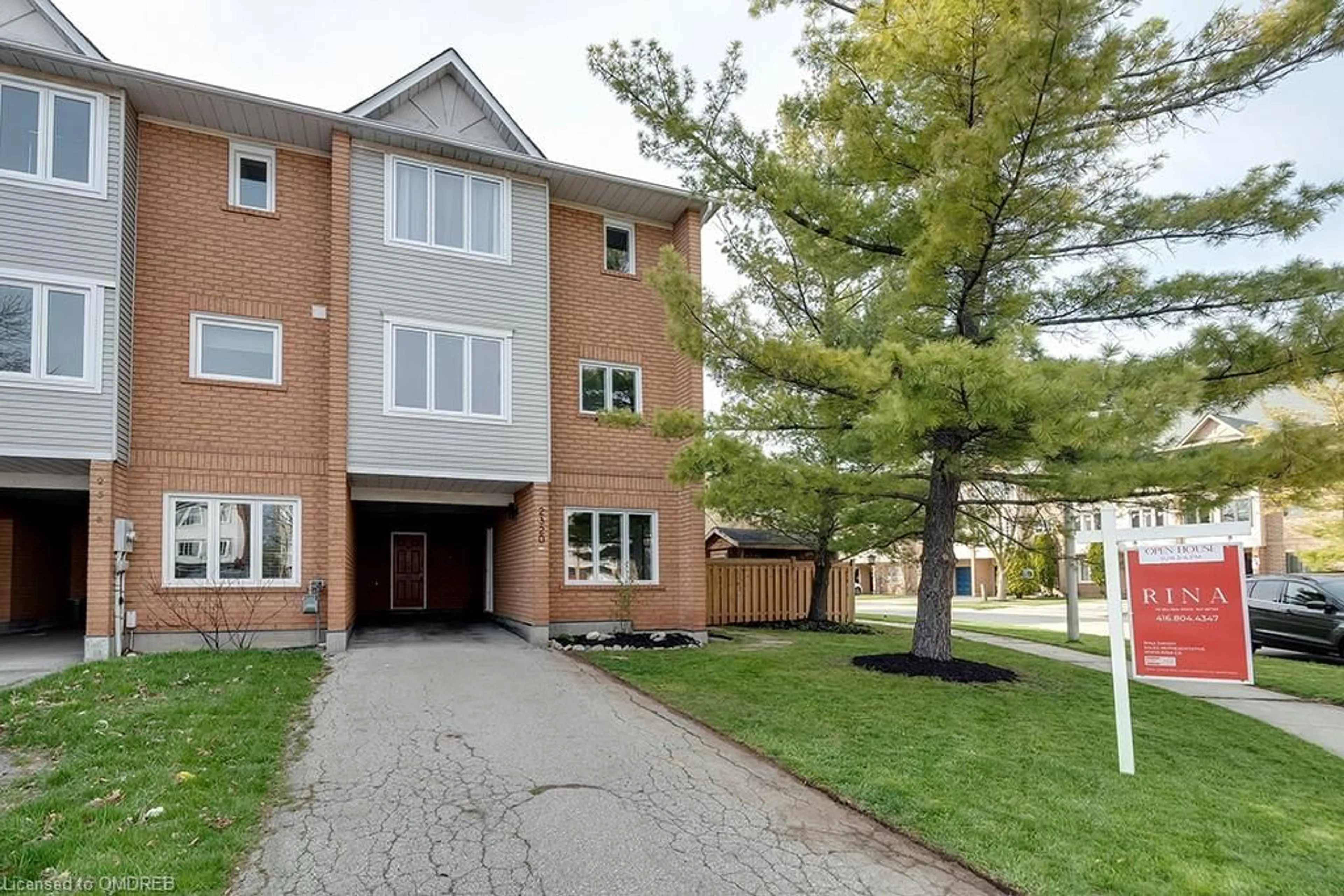 A pic from exterior of the house or condo for 2320 Strawfield Crt, Oakville Ontario L6H 6C2