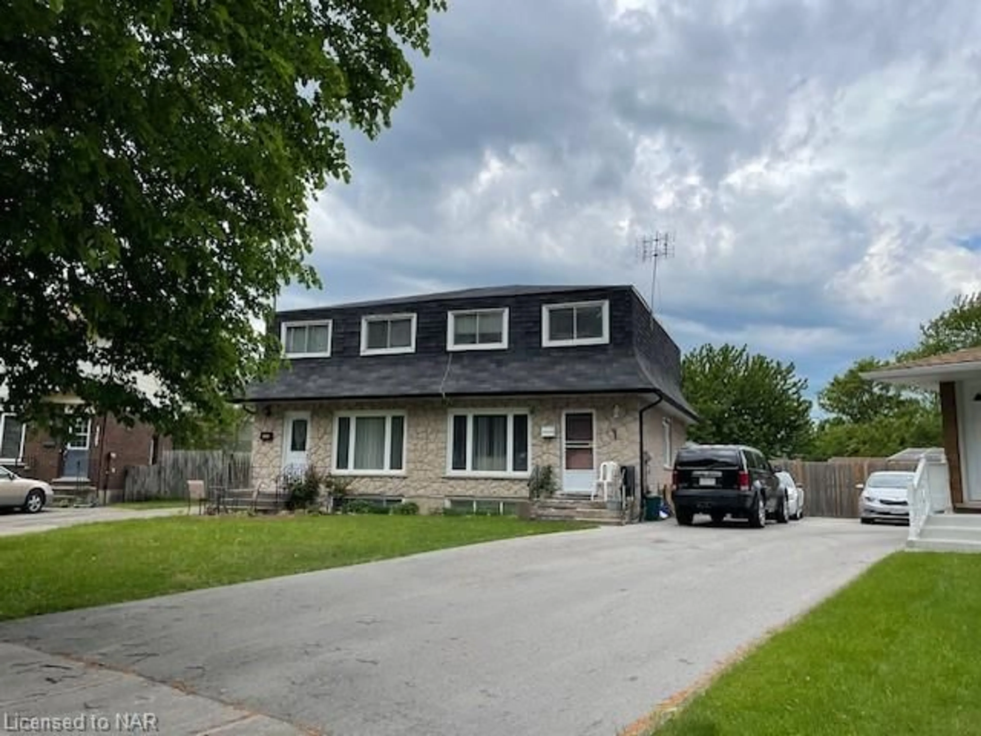 Frontside or backside of a home for 4497 Sussex Dr, Niagara Falls Ontario L2E 6S1