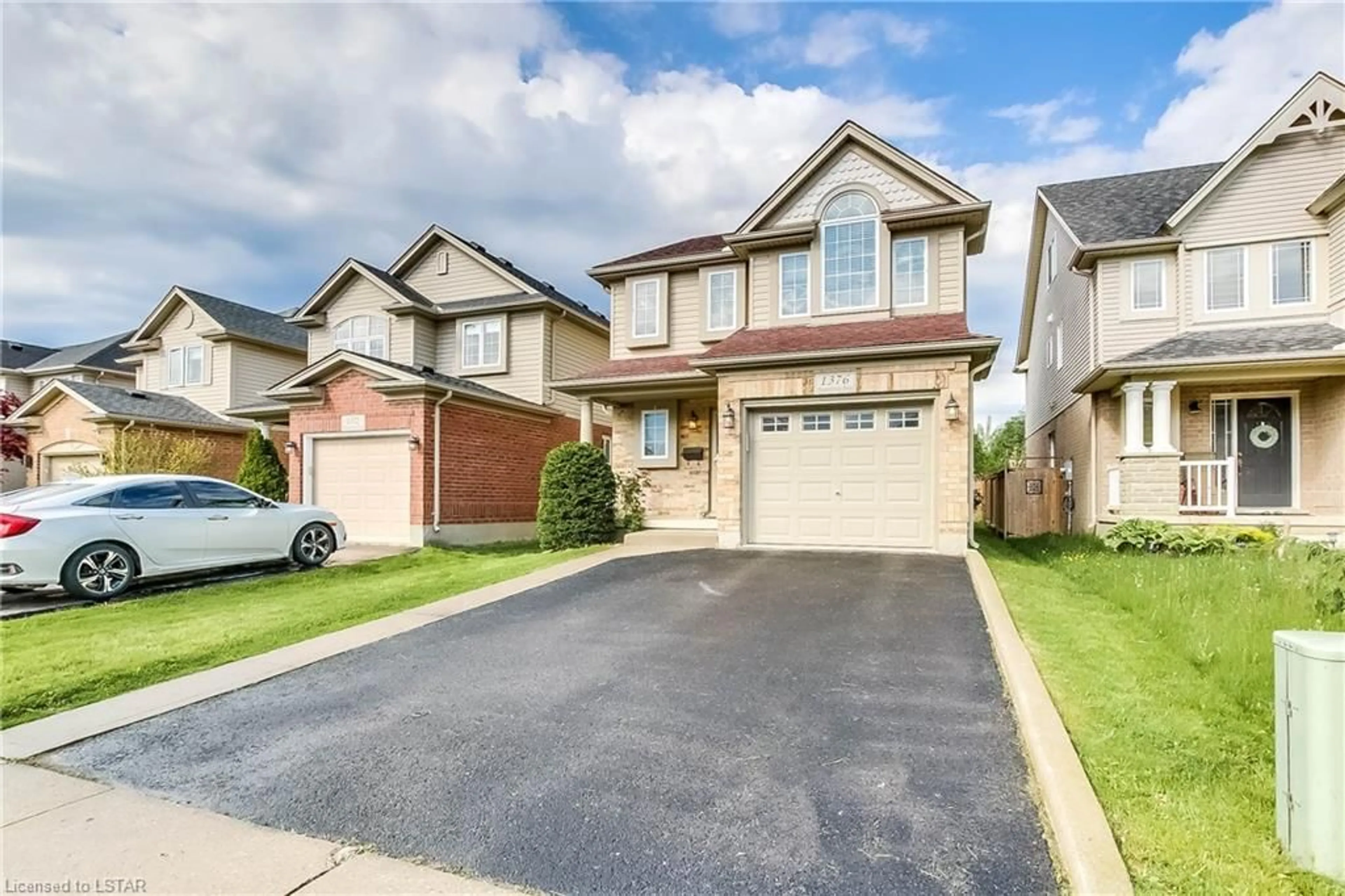 Frontside or backside of a home for 1376 Pleasantview Dr, London Ontario N5X 4P7