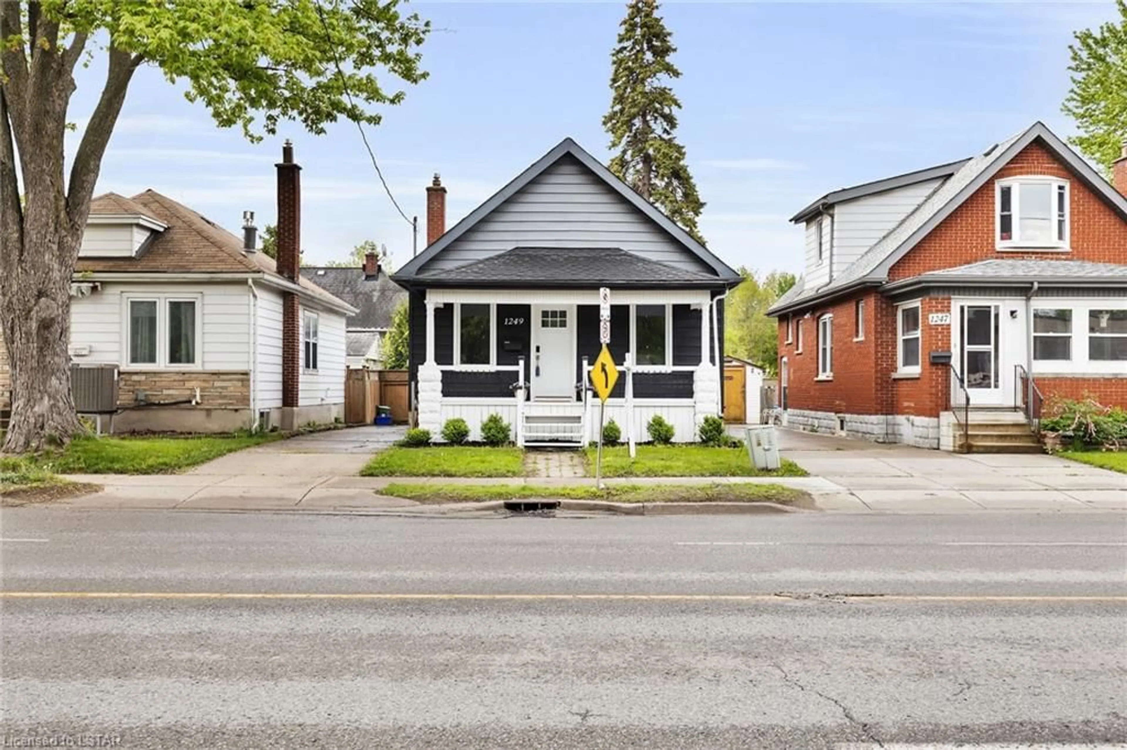 Frontside or backside of a home for 1249 Florence St, London Ontario N5W 2N3