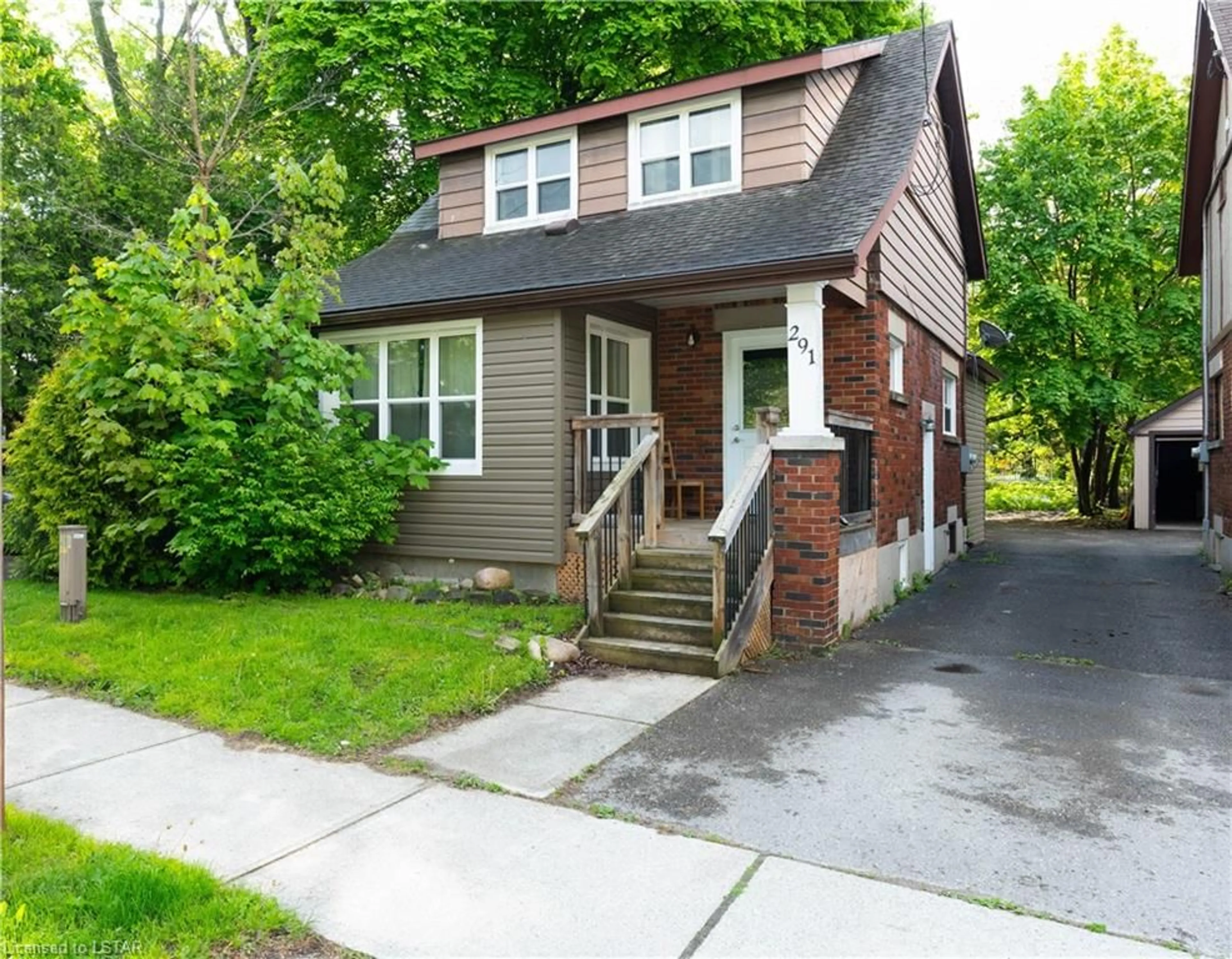 Frontside or backside of a home for 291 Steele St, London Ontario N6A 2L2