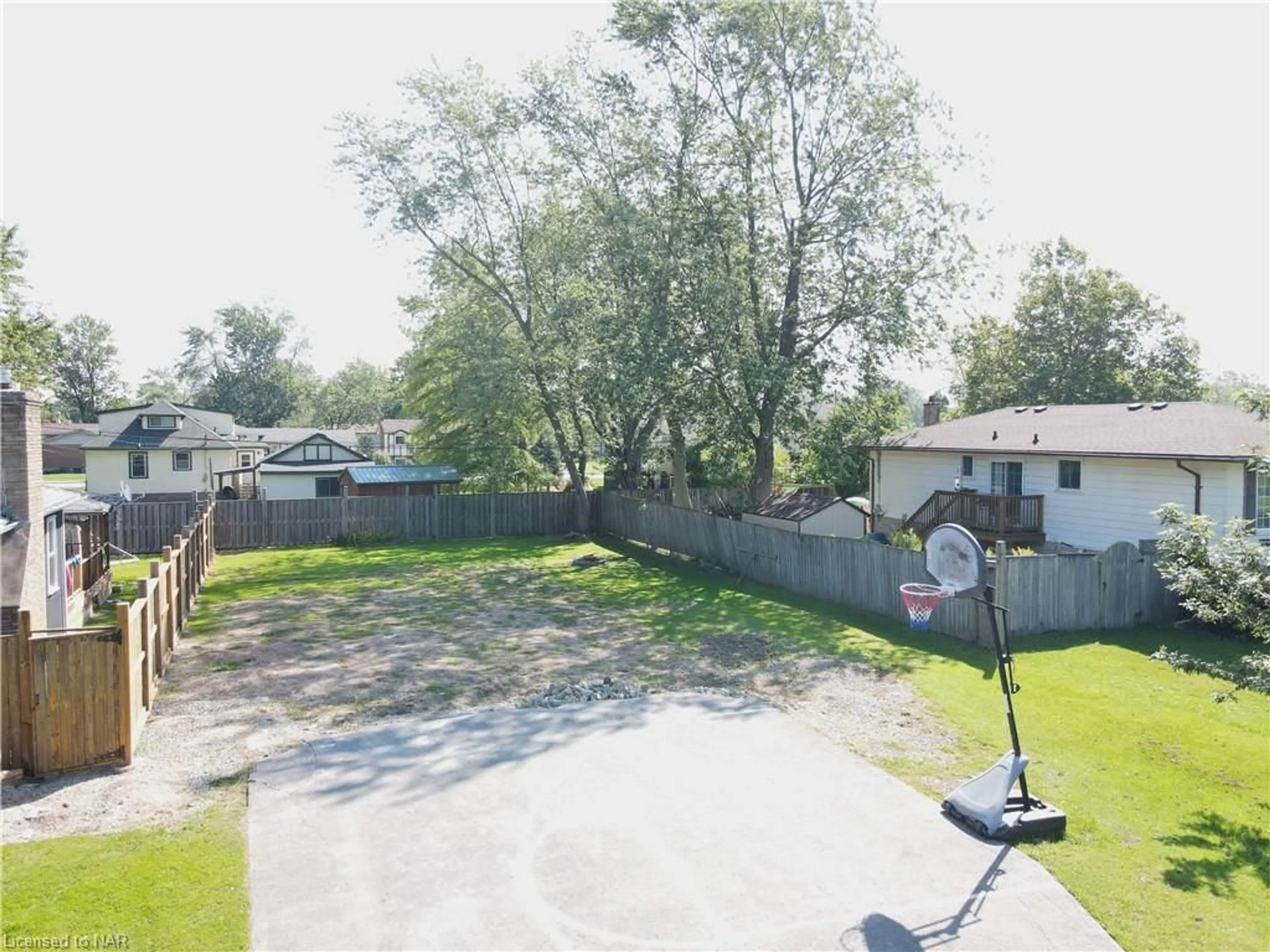 Fenced yard for V/L Daytona Dr, Fort Erie Ontario L2A 4Z2