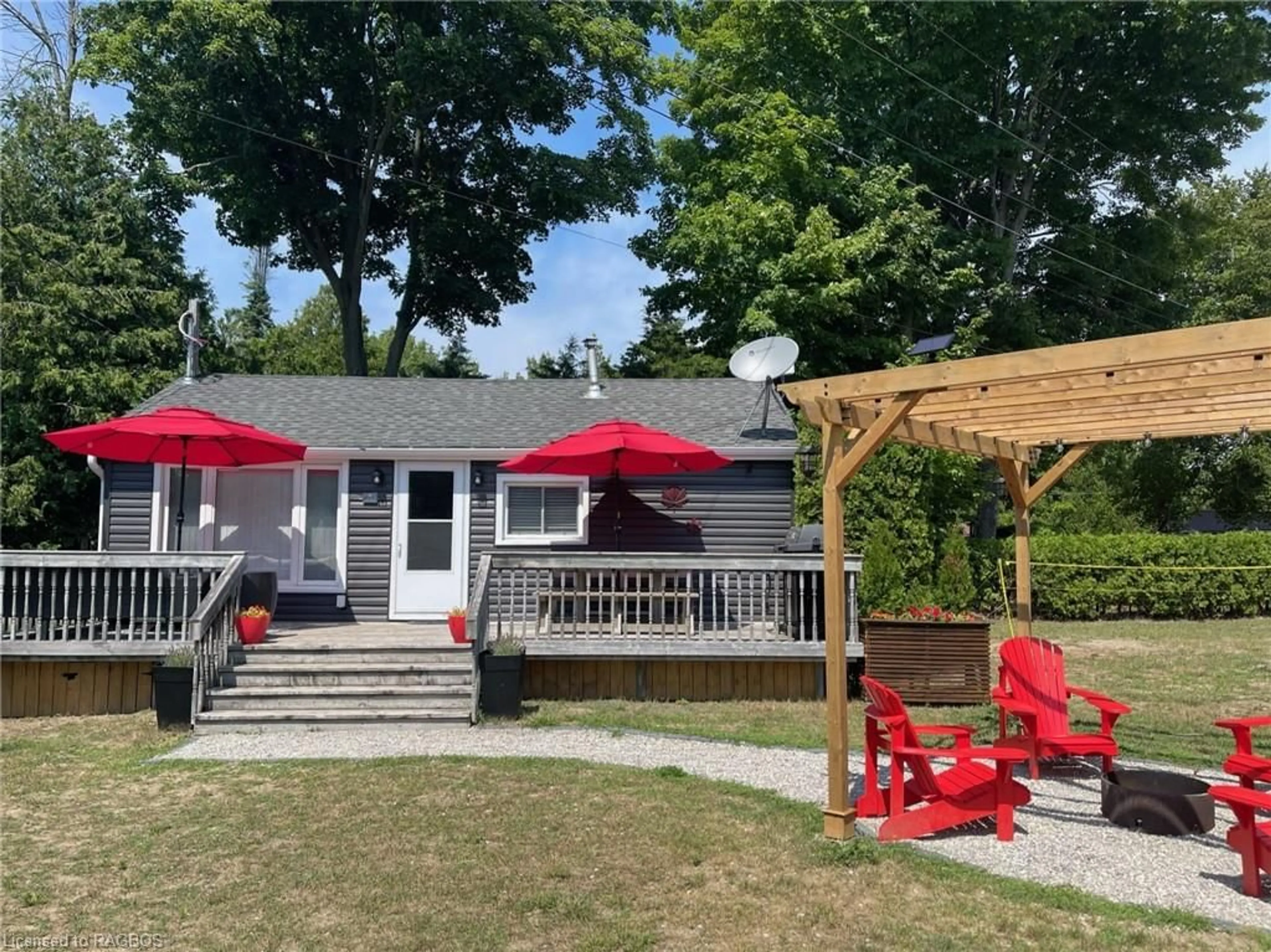 Patio for 1236 Sauble Falls Rd, Sauble Beach Ontario N0H 2G0