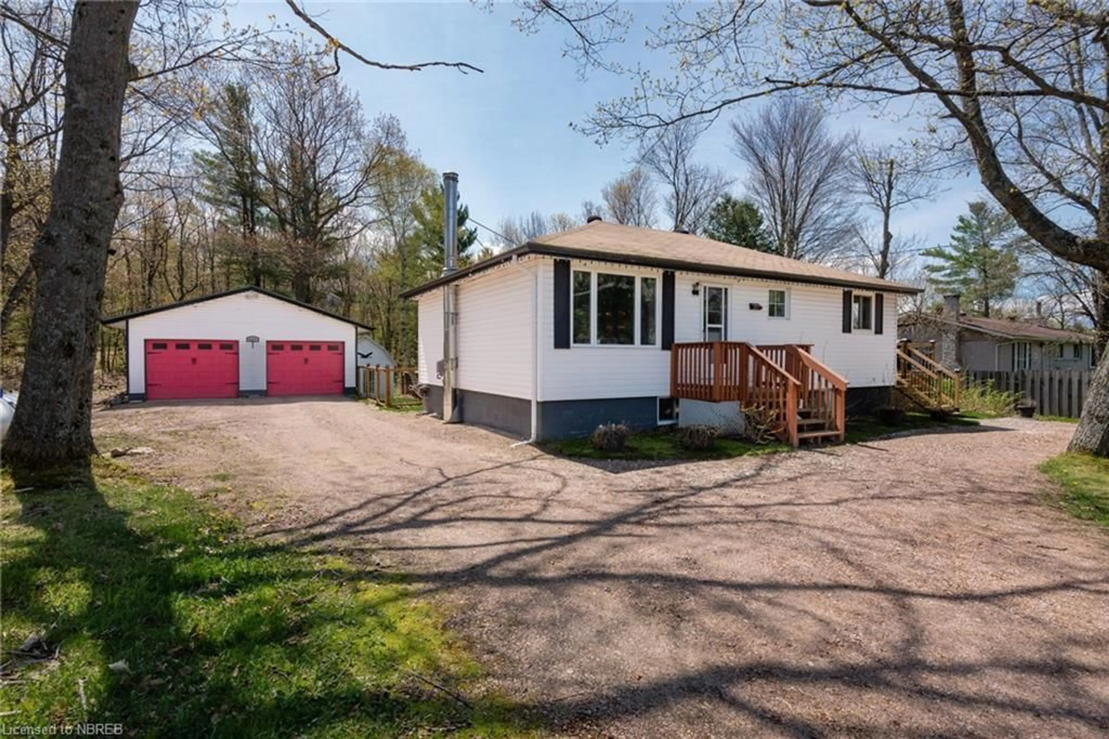 Cottage for 647 Derland Rd, Corbeil Ontario P0H 1K0