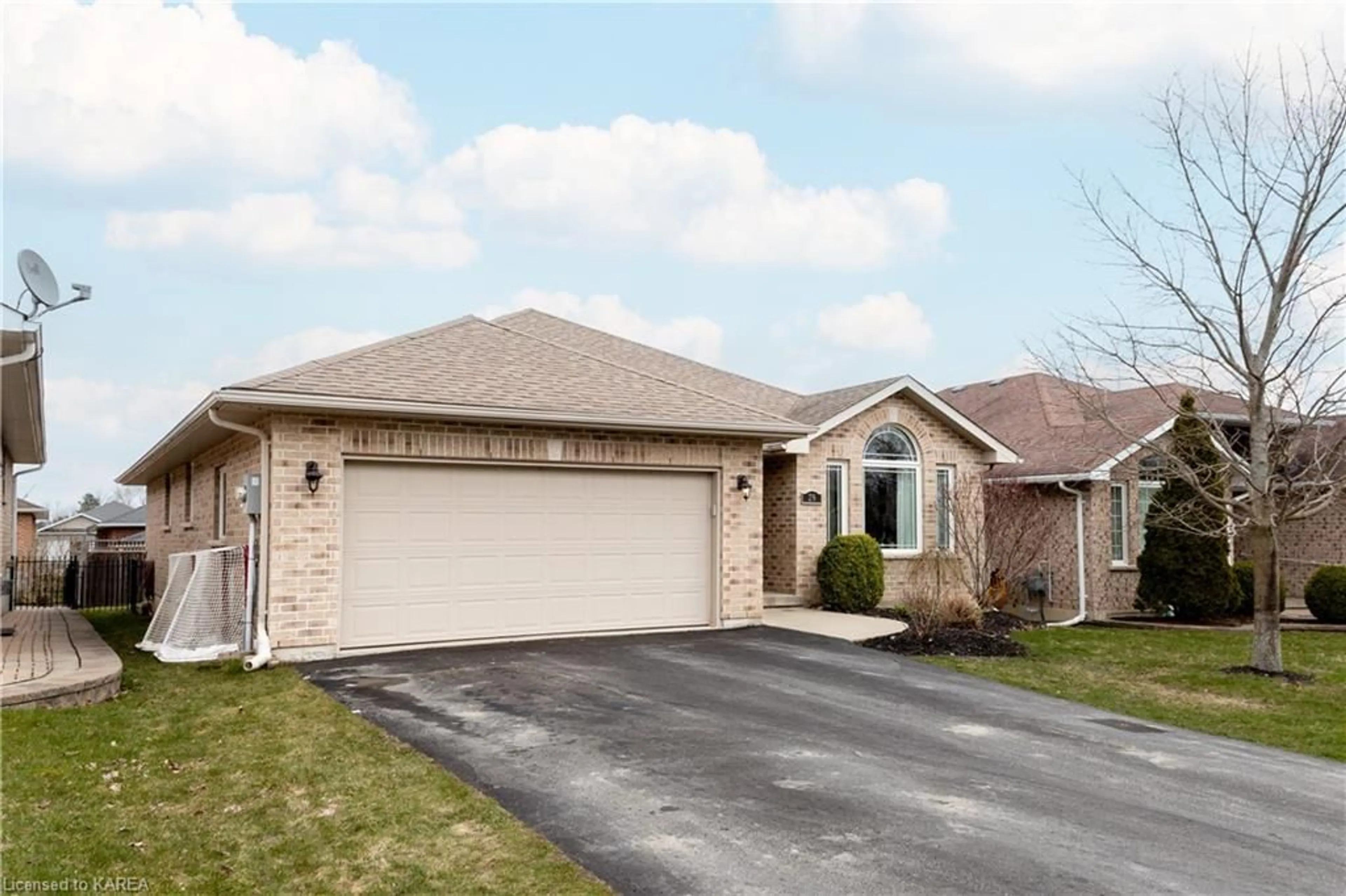 Frontside or backside of a home for 29 Ashwood Cres, Napanee Ontario K7R 3L1