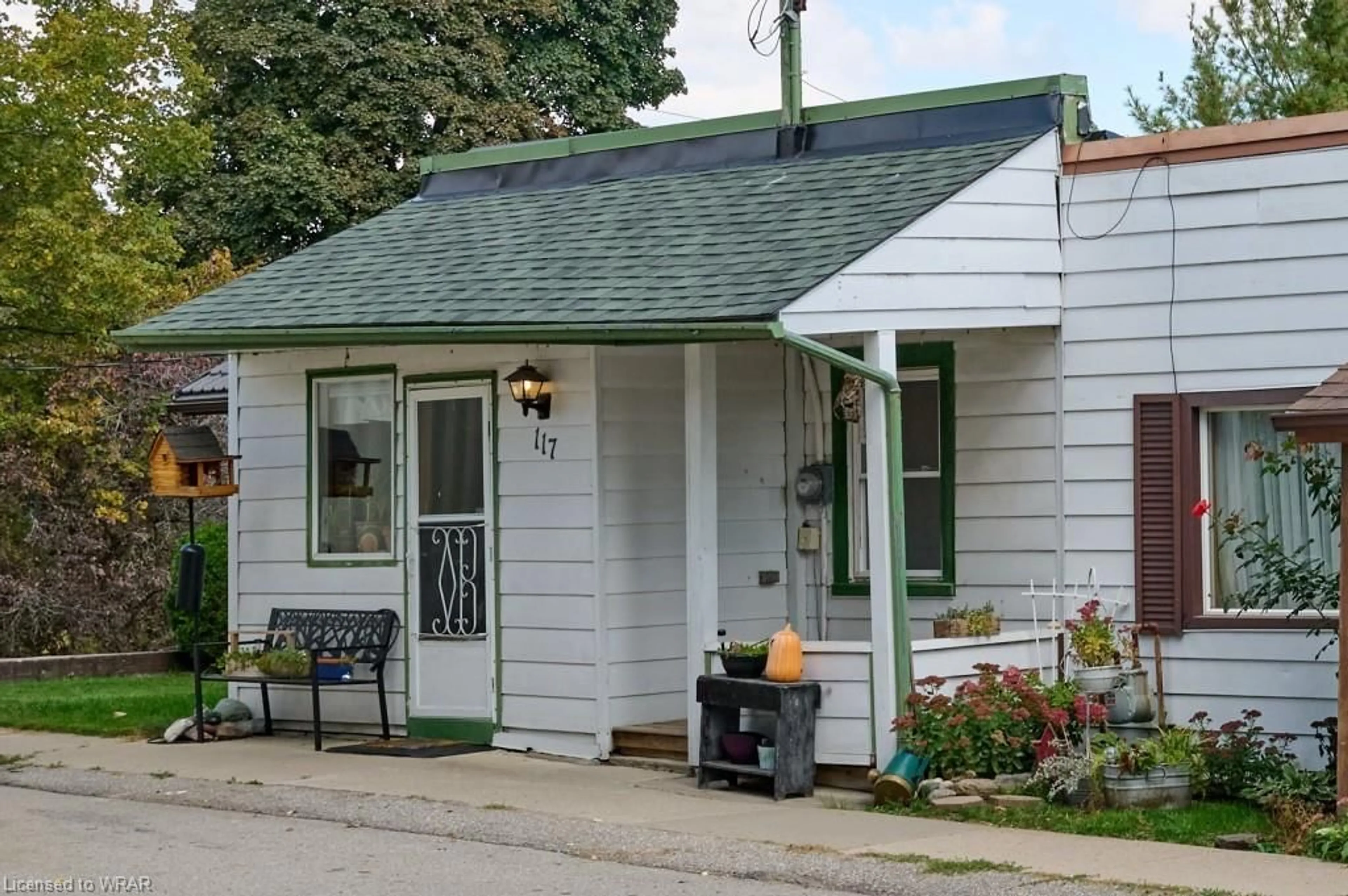 Cottage for 117 Front St, New Dundee Ontario N0B 2E0