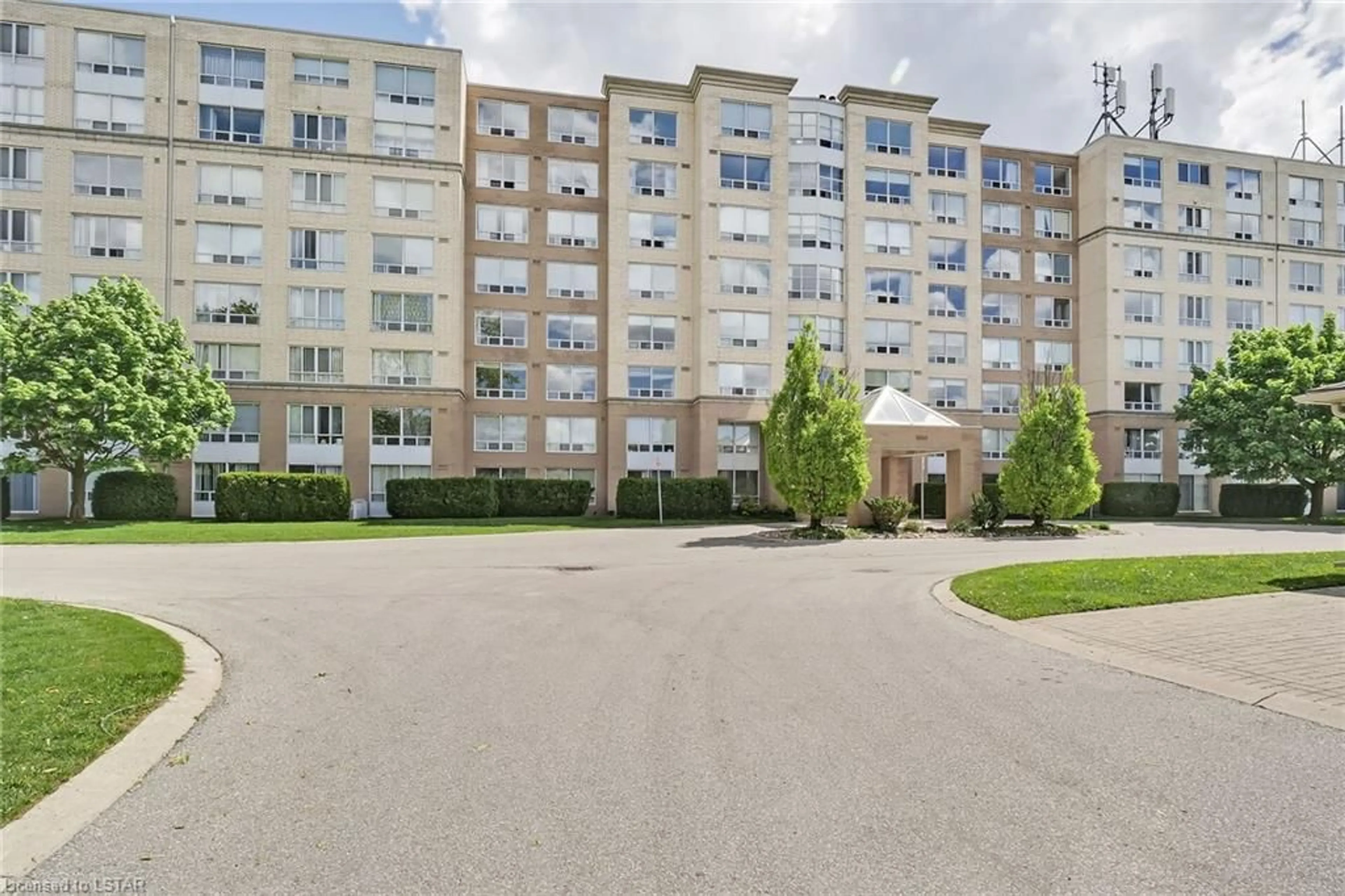 A pic from exterior of the house or condo for 1510 Richmond St #512, London Ontario N6G 4V2