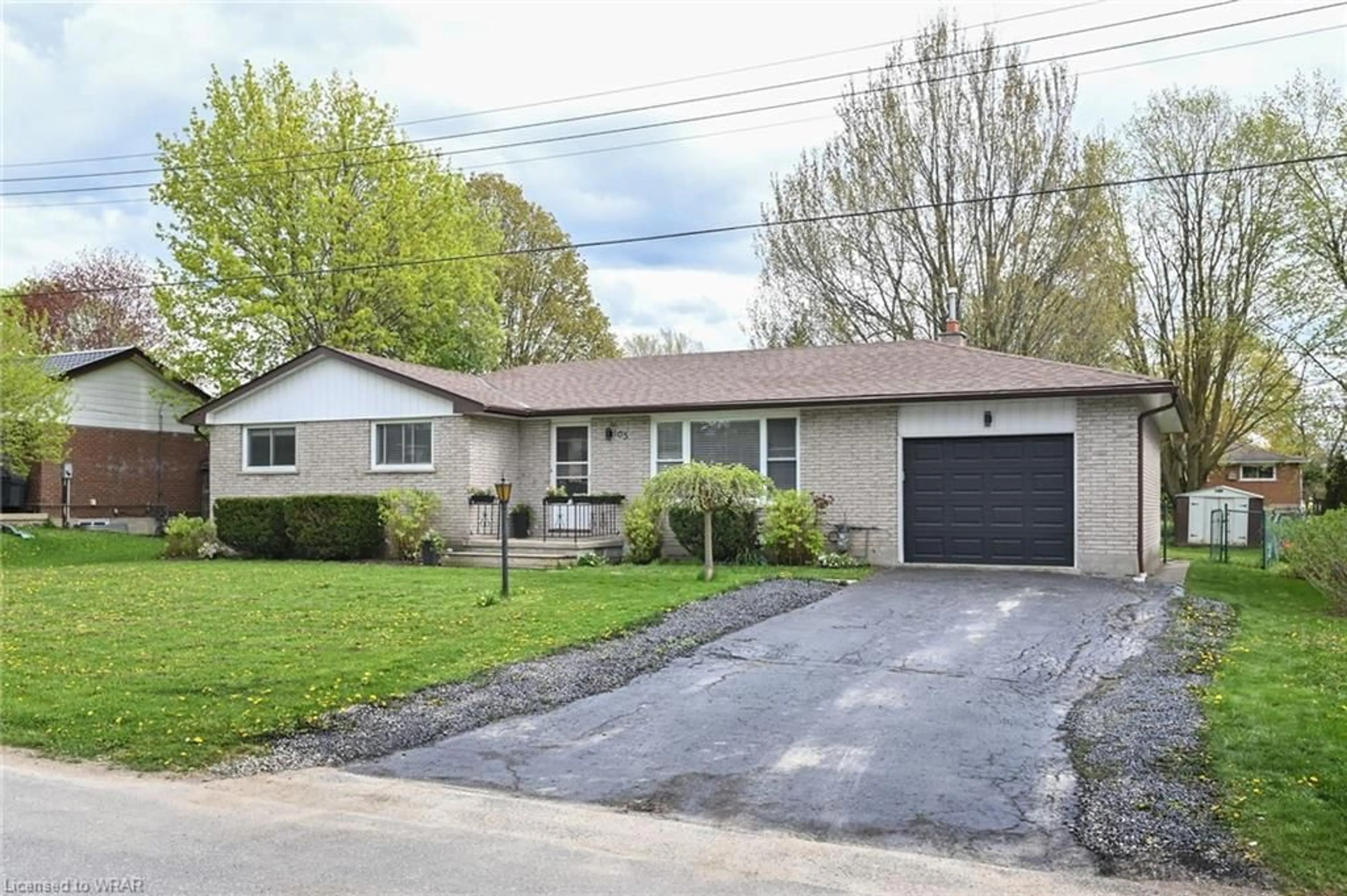 Frontside or backside of a home for 105 Mill St, Shelburne Ontario L9Y 2Y2