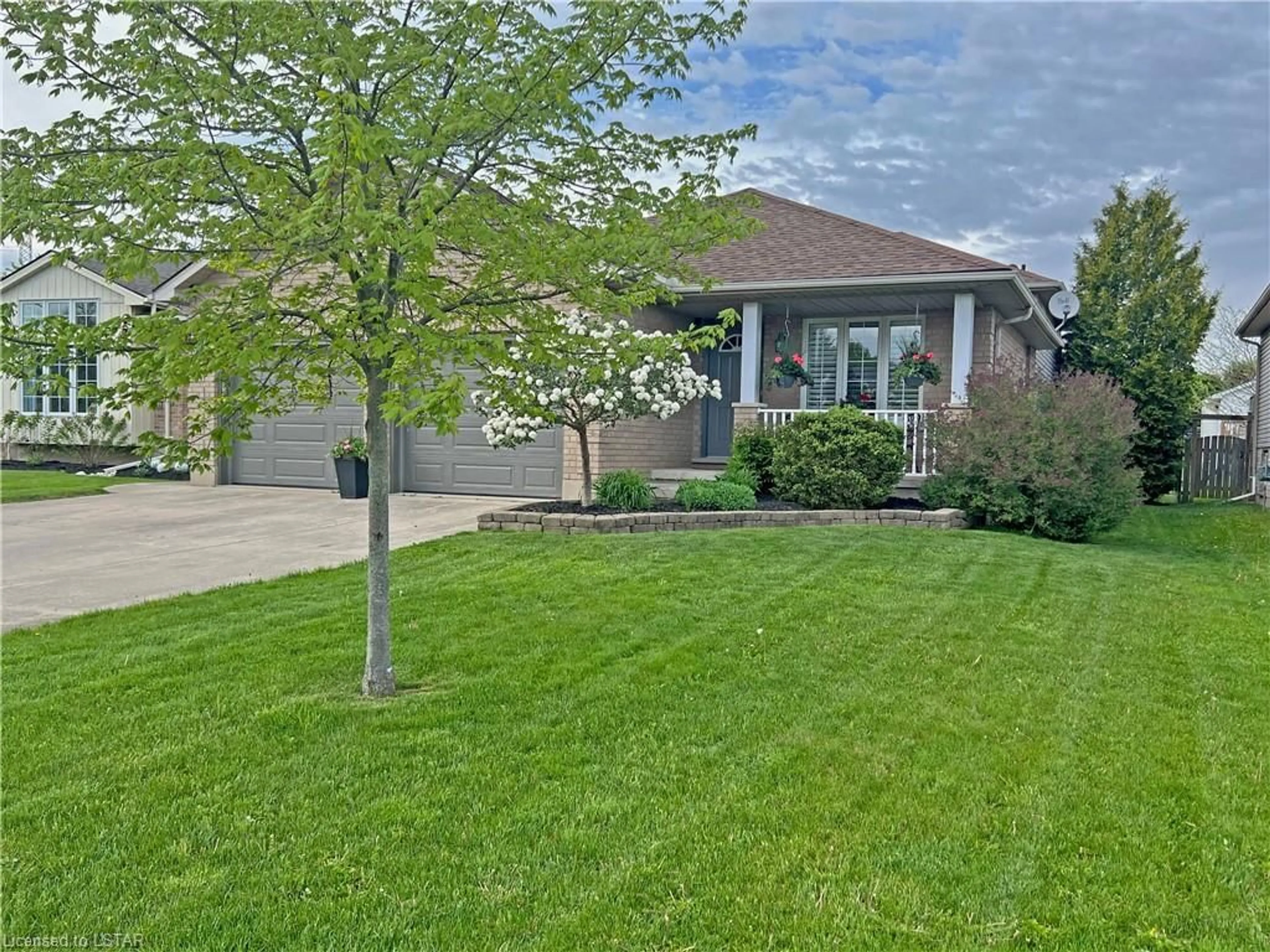 Frontside or backside of a home for 9 Thorman Terr, St. Thomas Ontario N5P 4H8