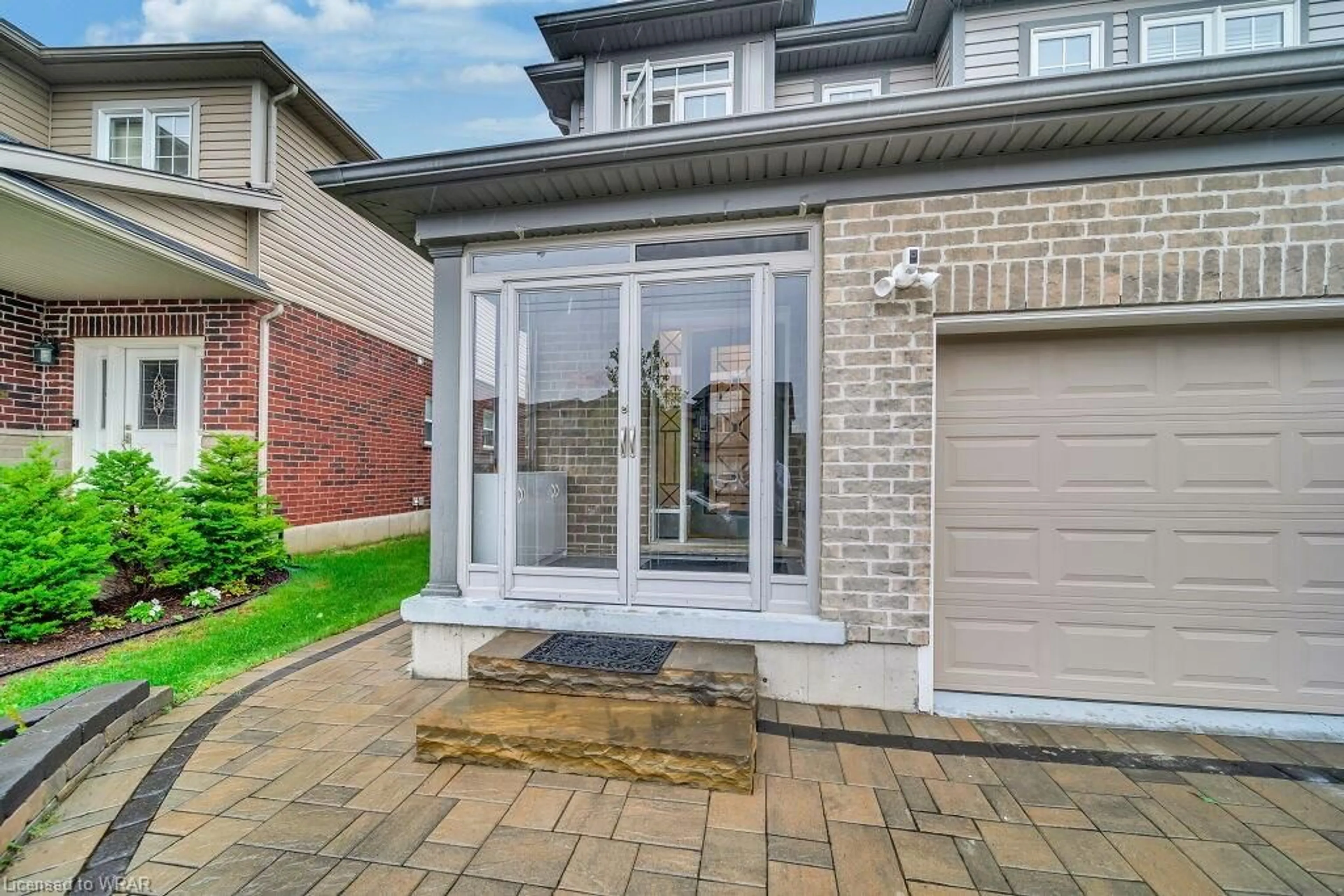 Home with brick exterior material for 425 Woodbine Ave, Kitchener Ontario N2R 0A6