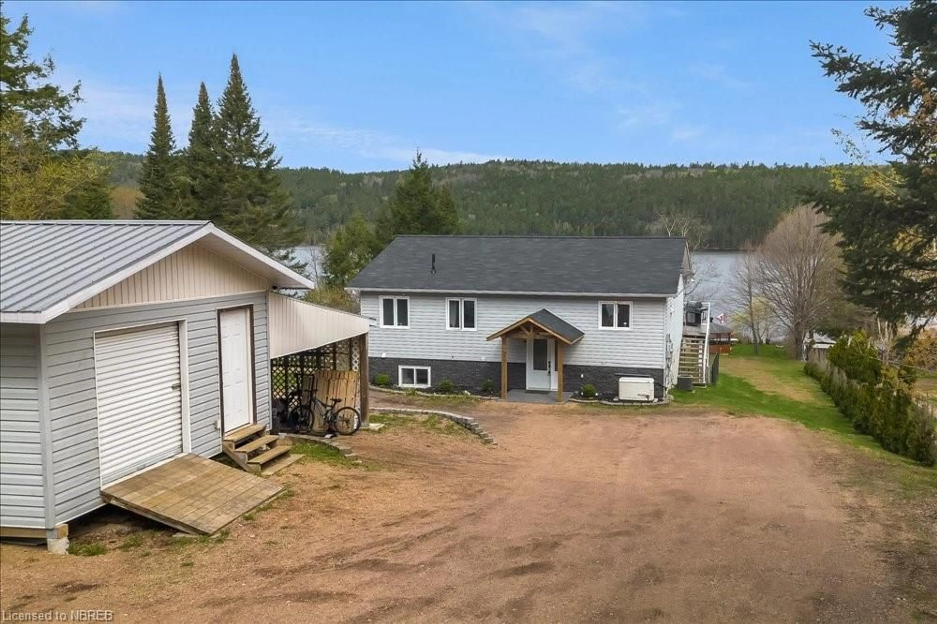 Frontside or backside of a home for 237 Neault Rd, Mattawa Ontario P0H 1V0