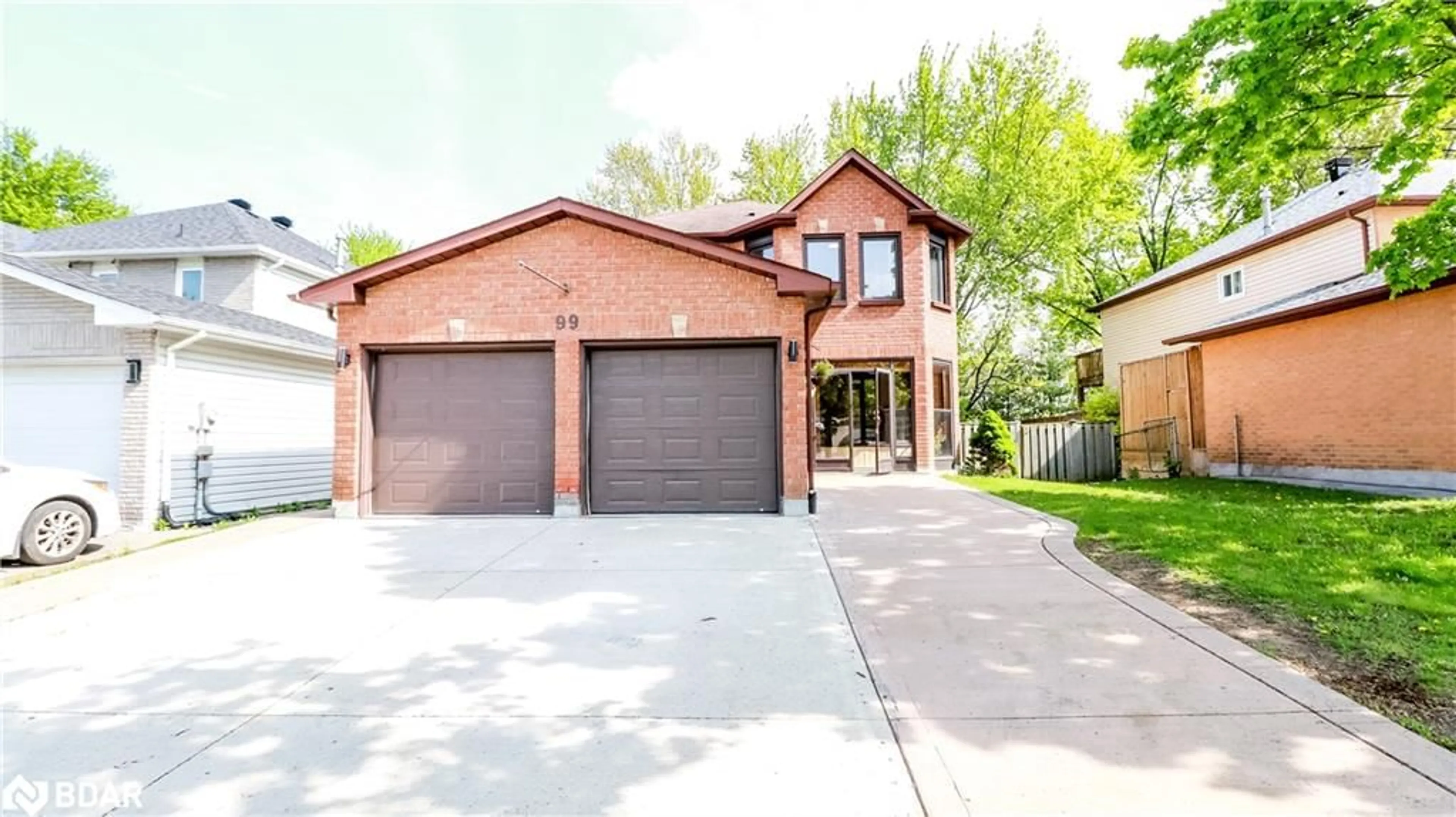 Home with brick exterior material for 99 Browning Trail, Barrie Ontario L4N 6J4
