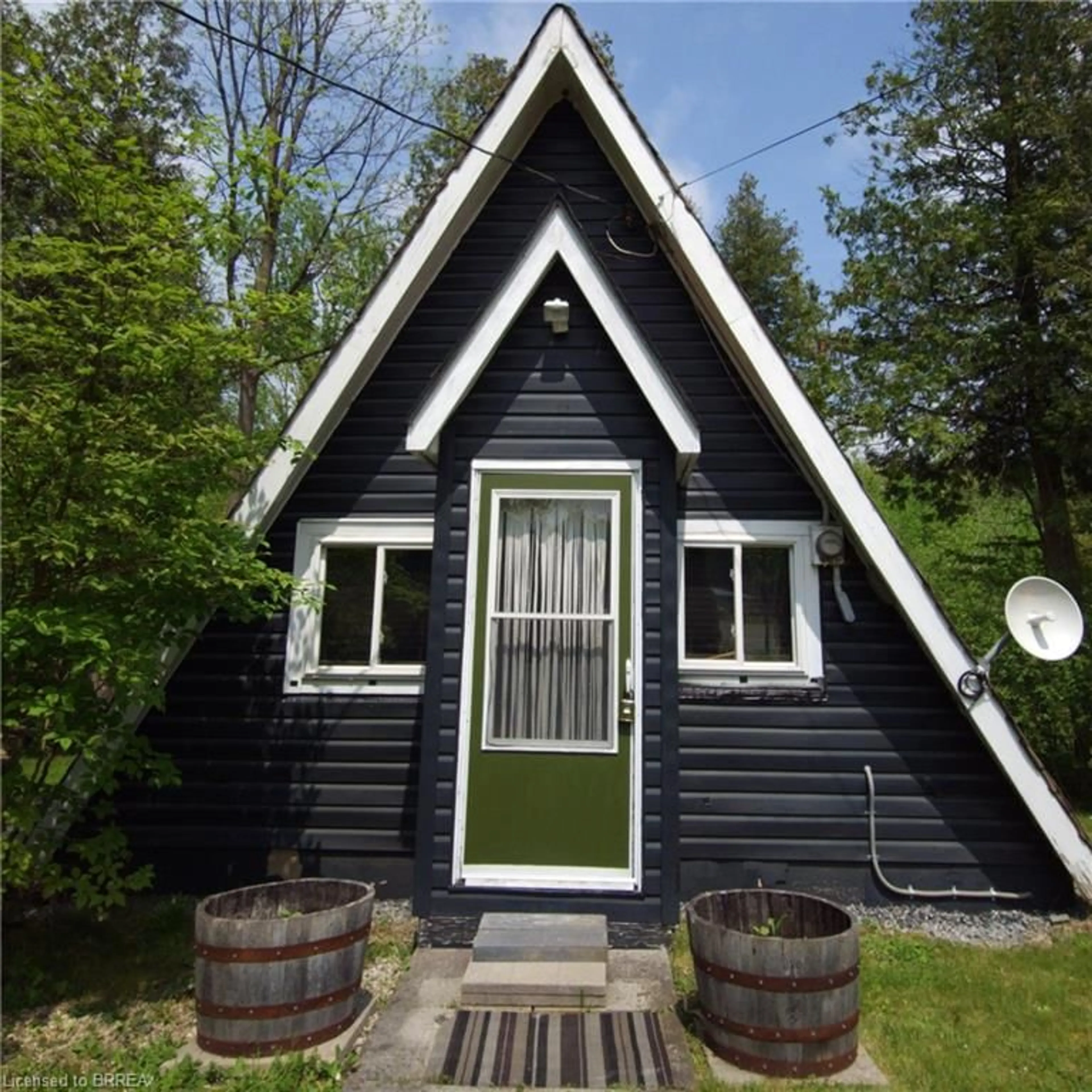 Cottage for 1 Otto Lane, Freelton Ontario L0R 1K0