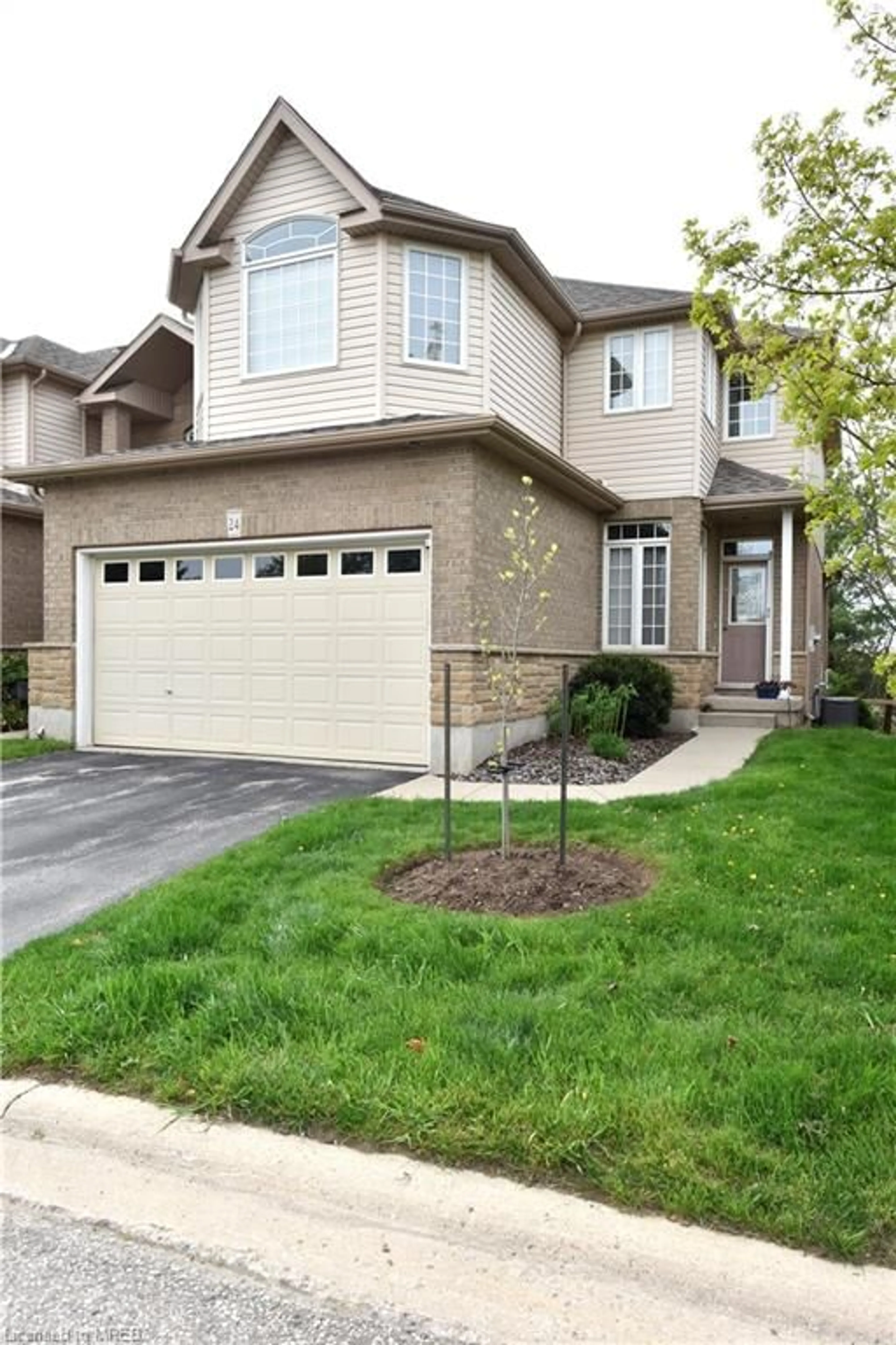 A pic from exterior of the house or condo for 254 Summerfield Dr #24, Guelph Ontario N1L 1R4
