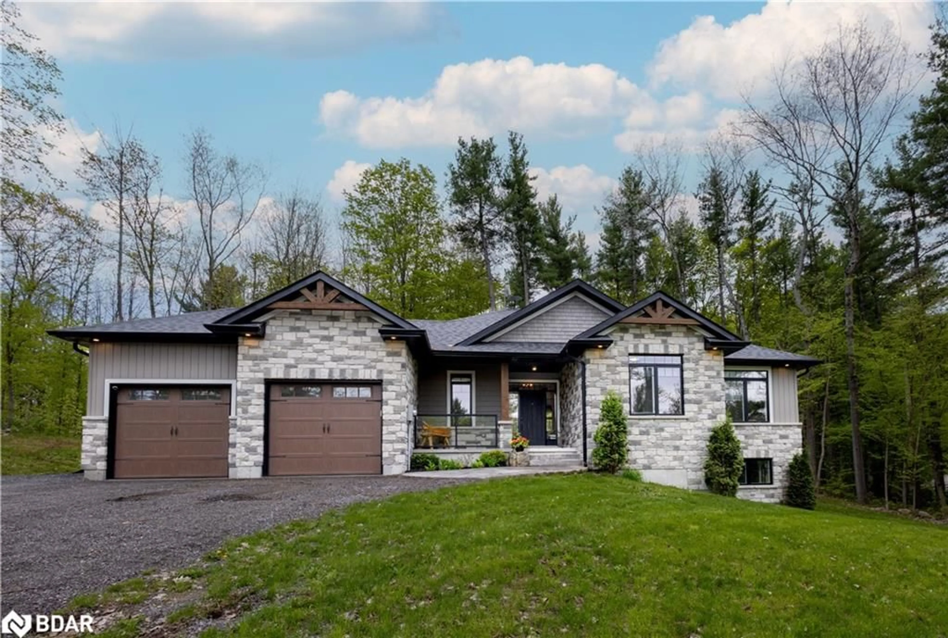 Frontside or backside of a home for 560 Clearview Rd, Belleville Ontario K0K 3E0