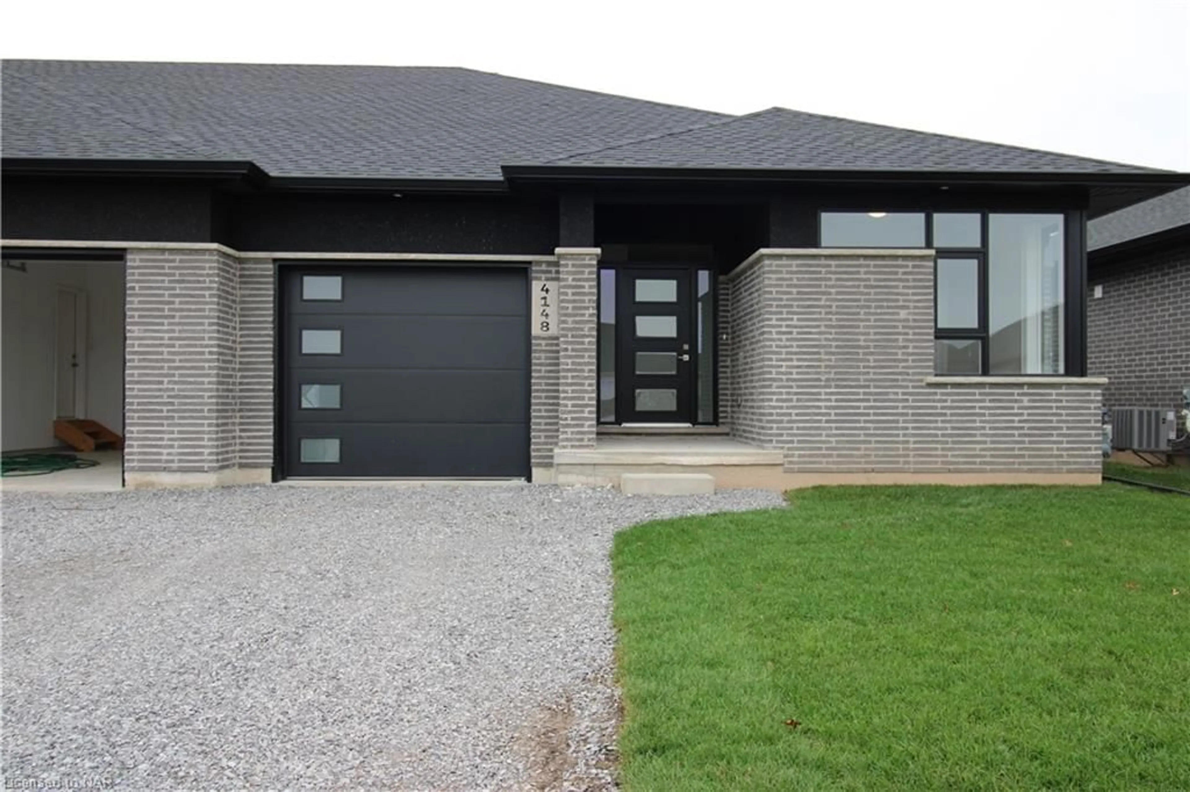 Home with brick exterior material for 4148 Village Creek Dr, Stevensville Ontario L0S 1S0