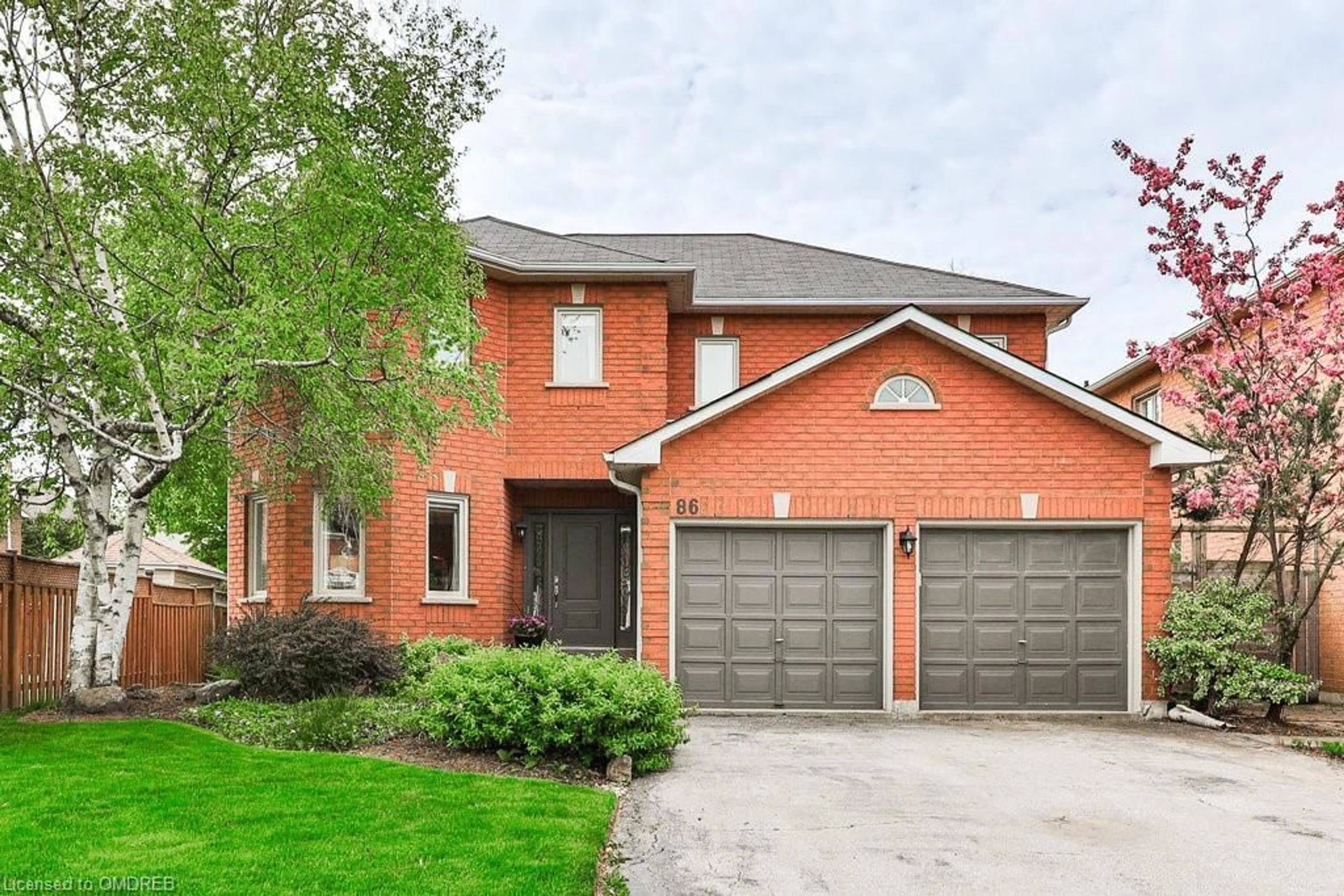 Home with brick exterior material for 86 River Glen Blvd, Oakville Ontario L6H 5Z6