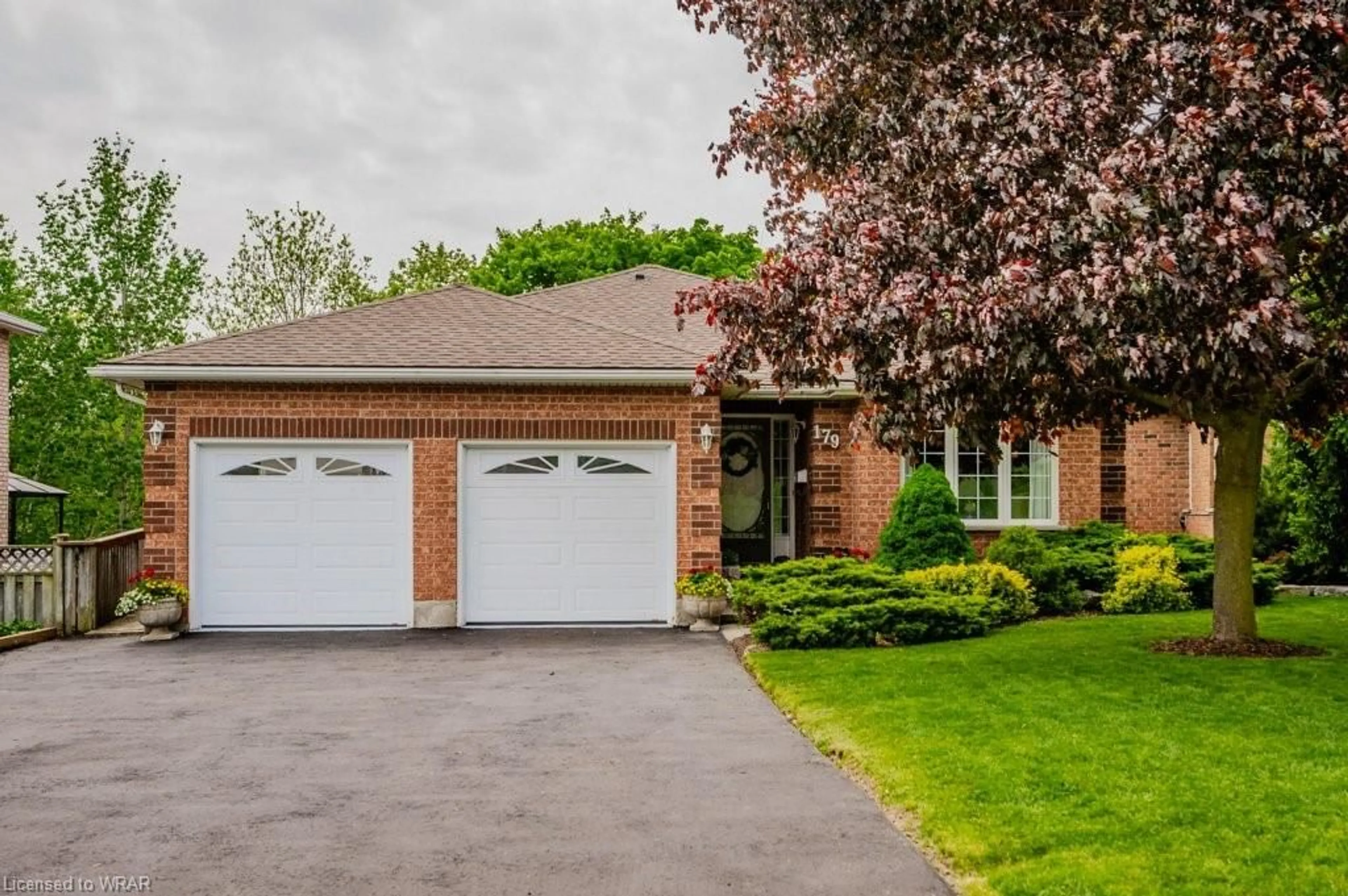 Home with brick exterior material for 179 Taylor Ave, Cambridge Ontario N1R 8H9