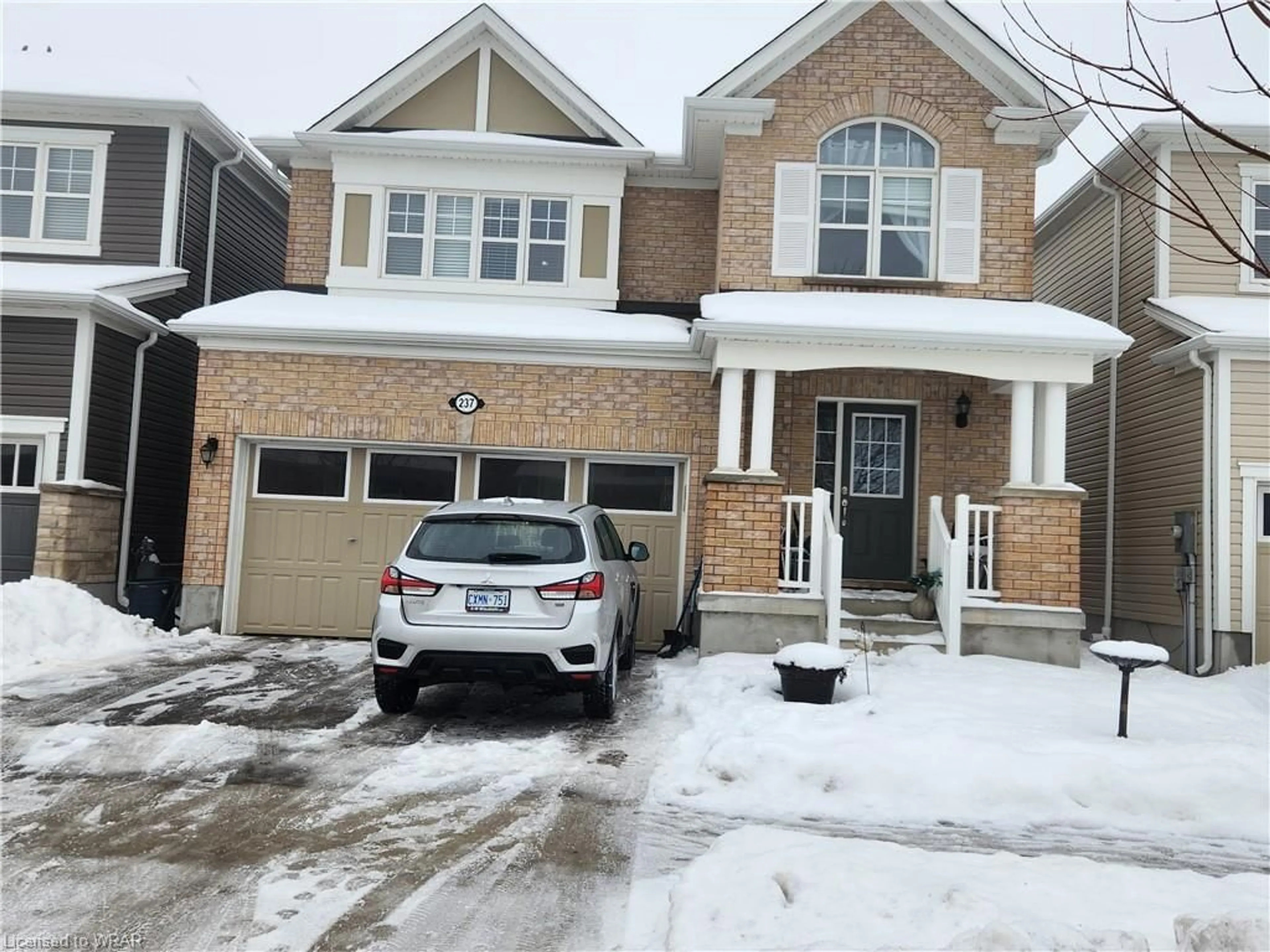 Outside view for 237 Shady Glen Cres, Kitchener Ontario N2R 0J9