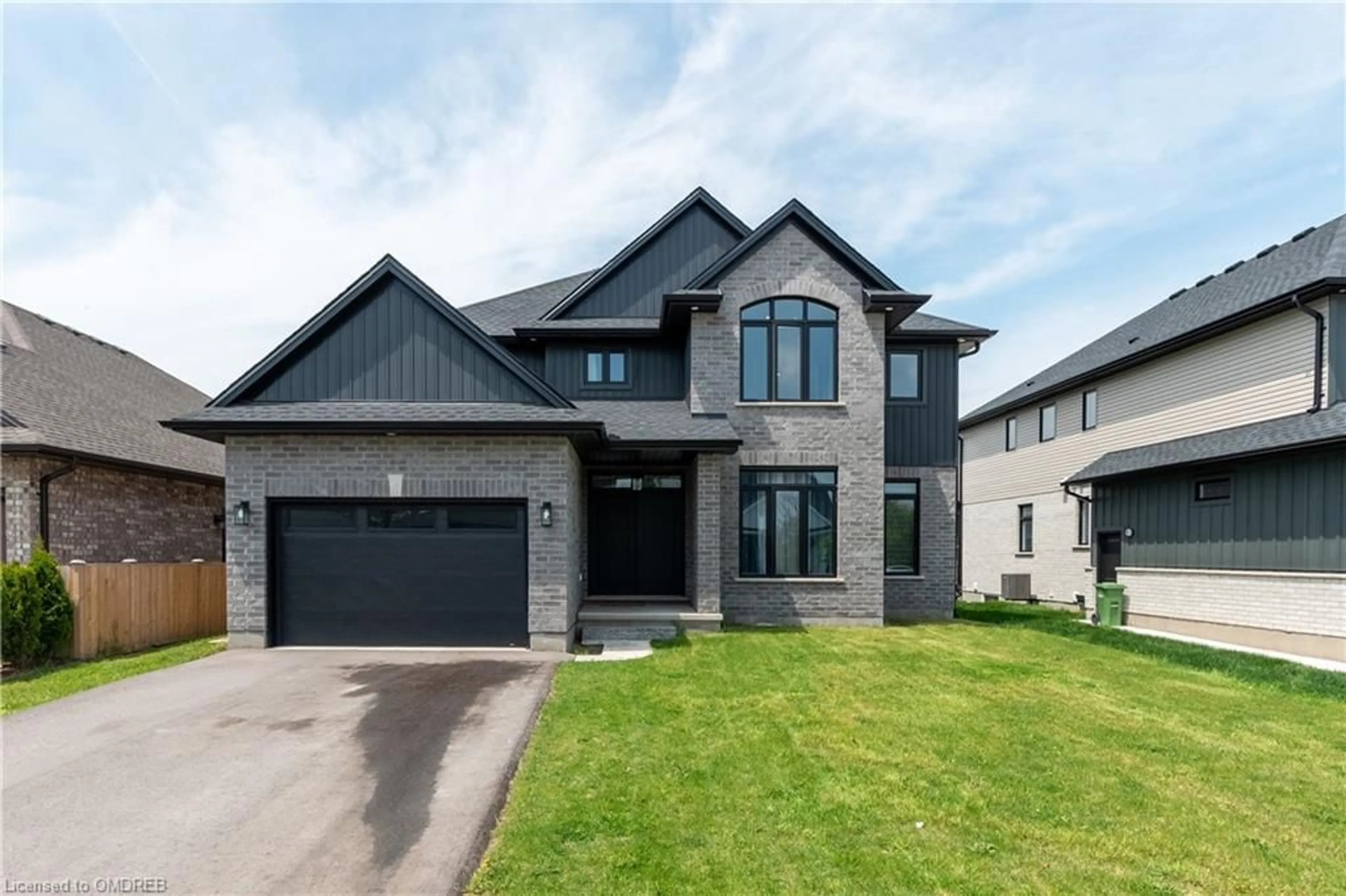 Frontside or backside of a home for 44 Royal Dornoch Dr, St. Thomas Ontario N5R 0K4