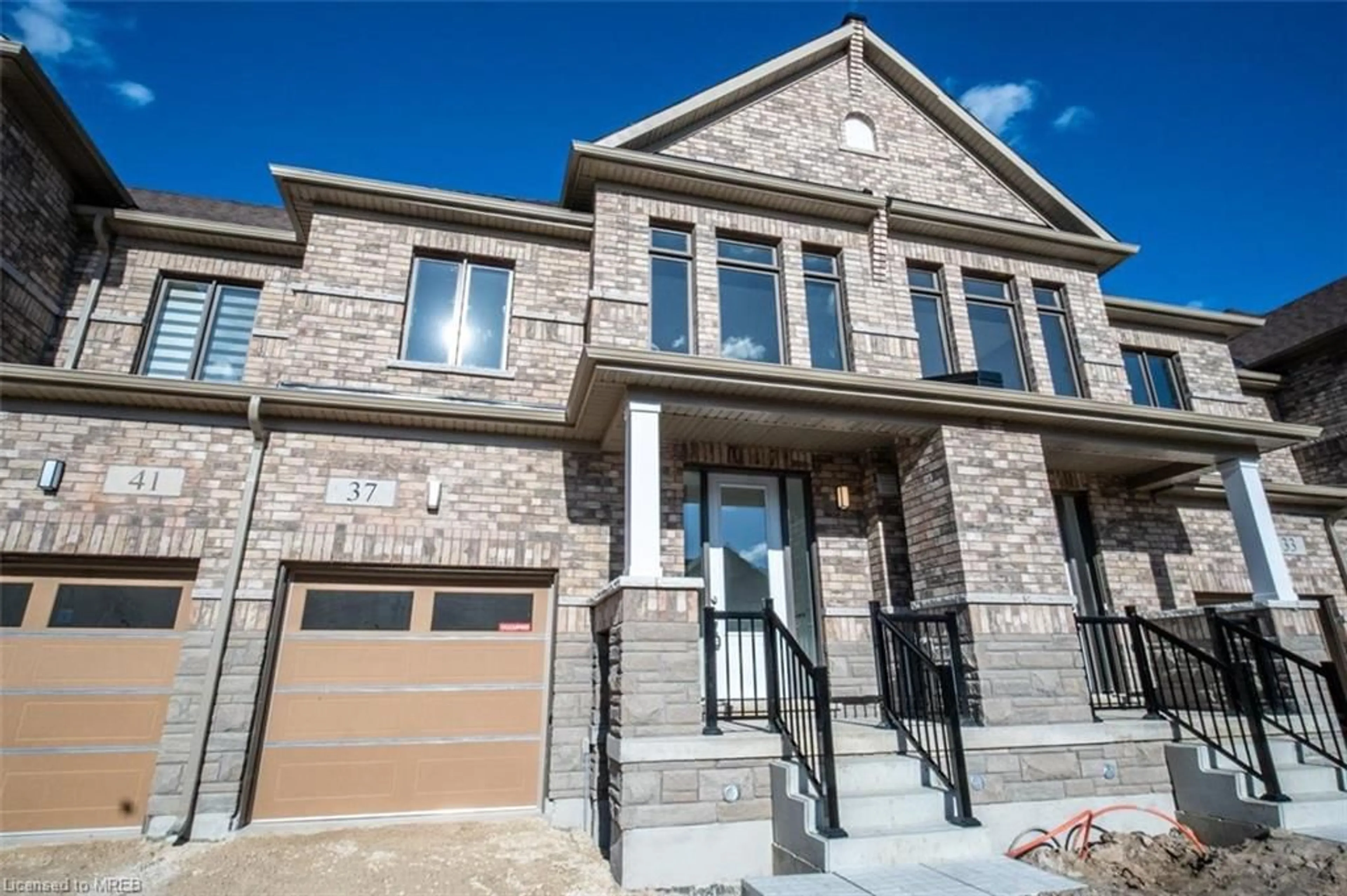Home with brick exterior material for 37 John Carpenter Rd, Waterloo Ontario N0B 1E0
