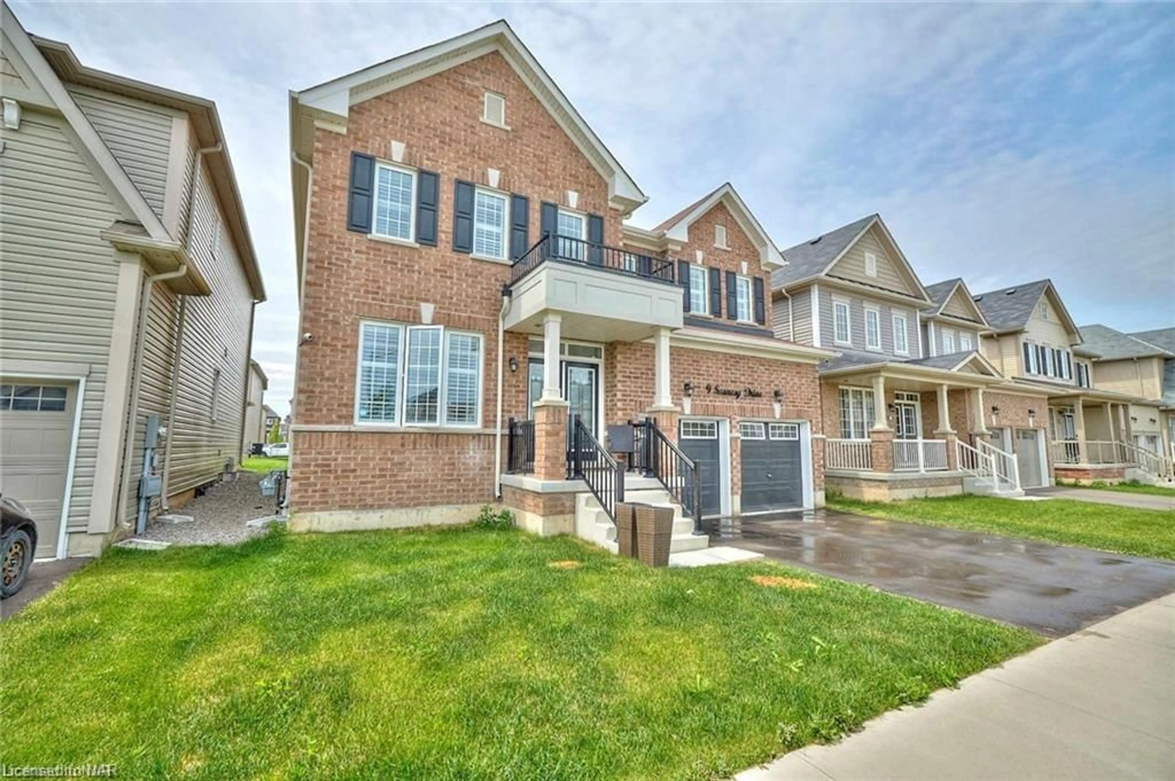 A pic from exterior of the house or condo for 9 Seanesy Dr, Thorold Ontario L3B 5N5